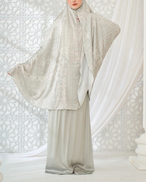 Image of Lavina Prayer Set - Defect Sale