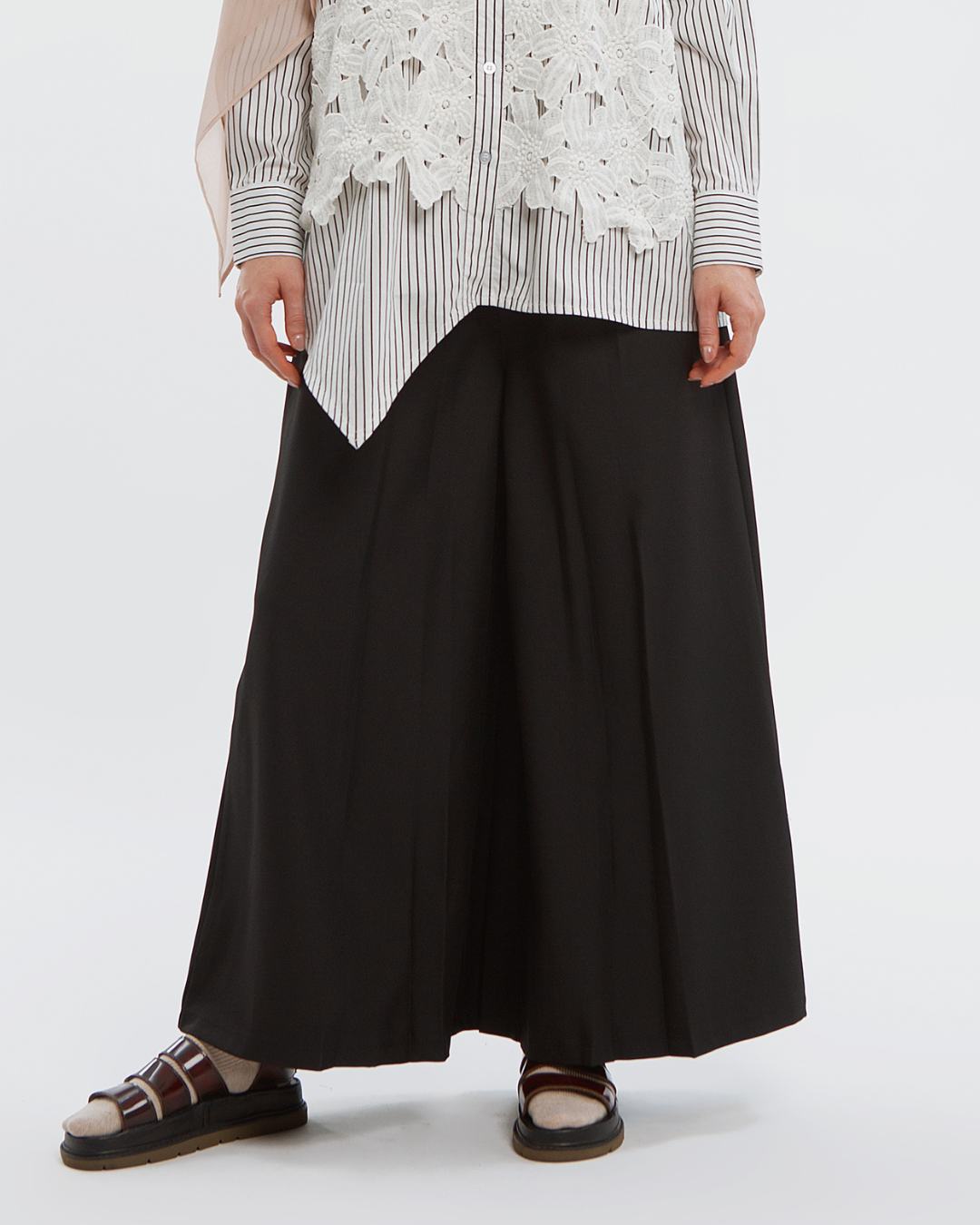 Nai Pants
