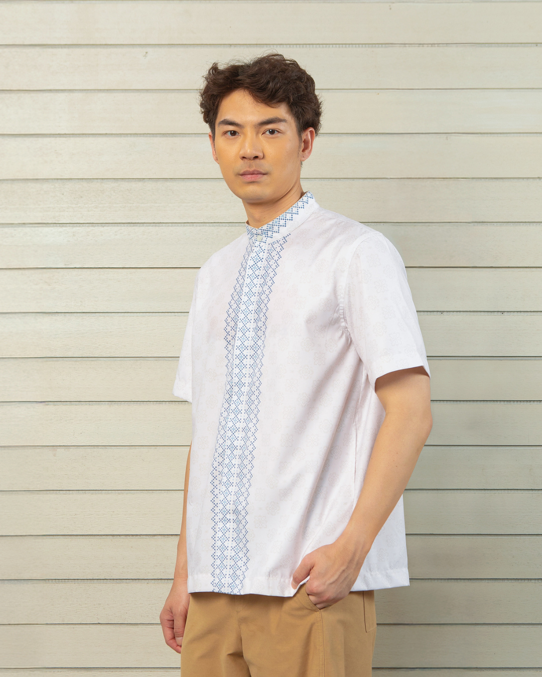 Serene shirt Dad Ivory Lengan Pendek