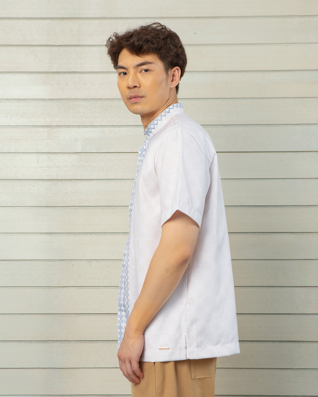 Serene shirt Dad Ivory Lengan Pendek