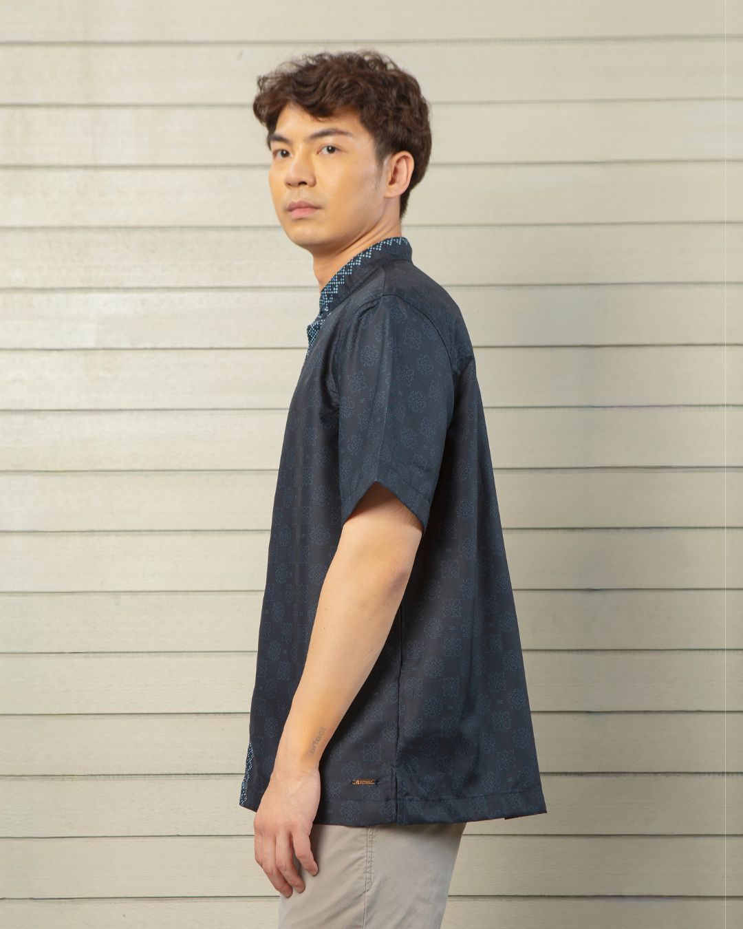 Serene shirt Dad Navy Lengan Pendek