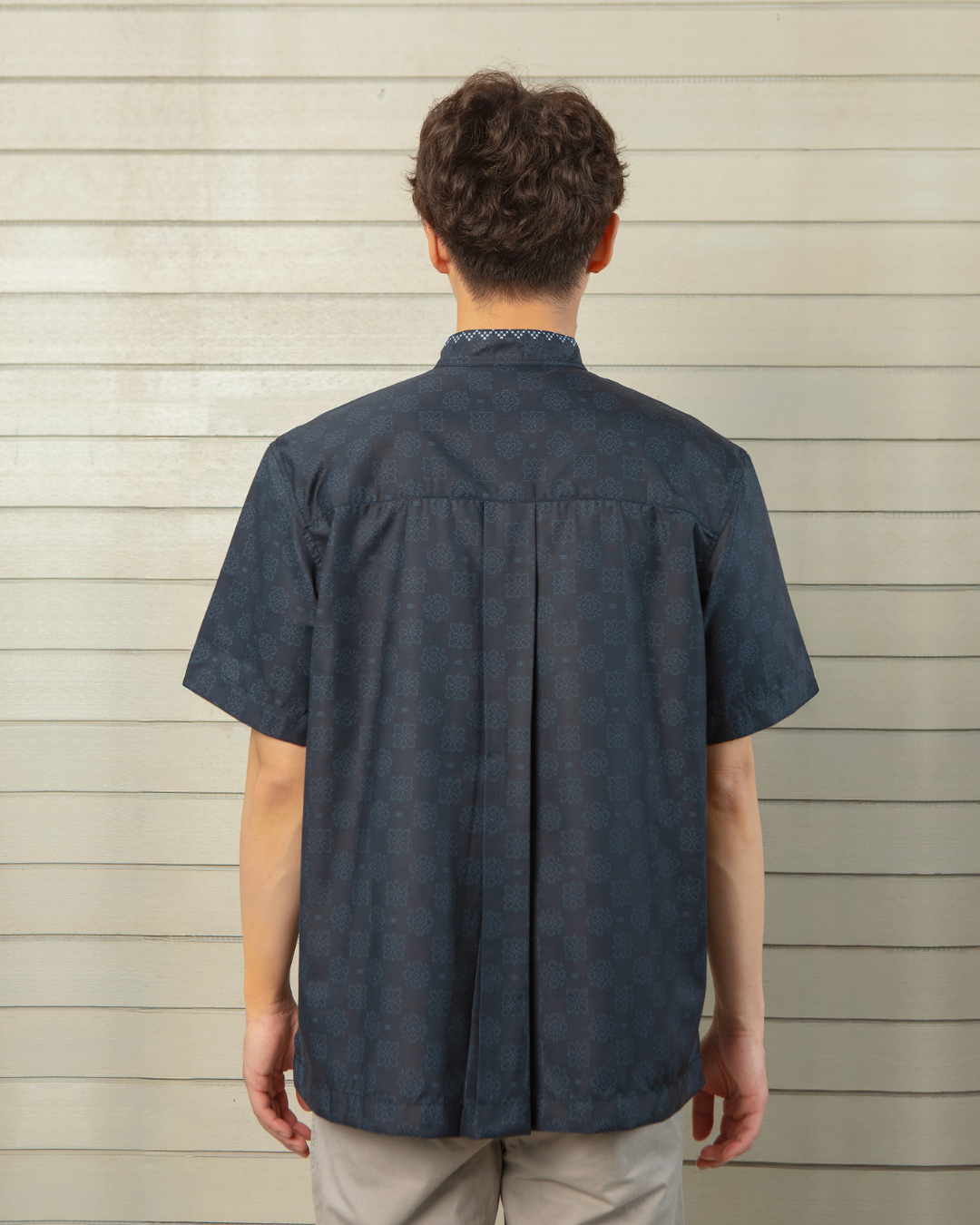 Serene shirt Dad Navy Lengan Pendek