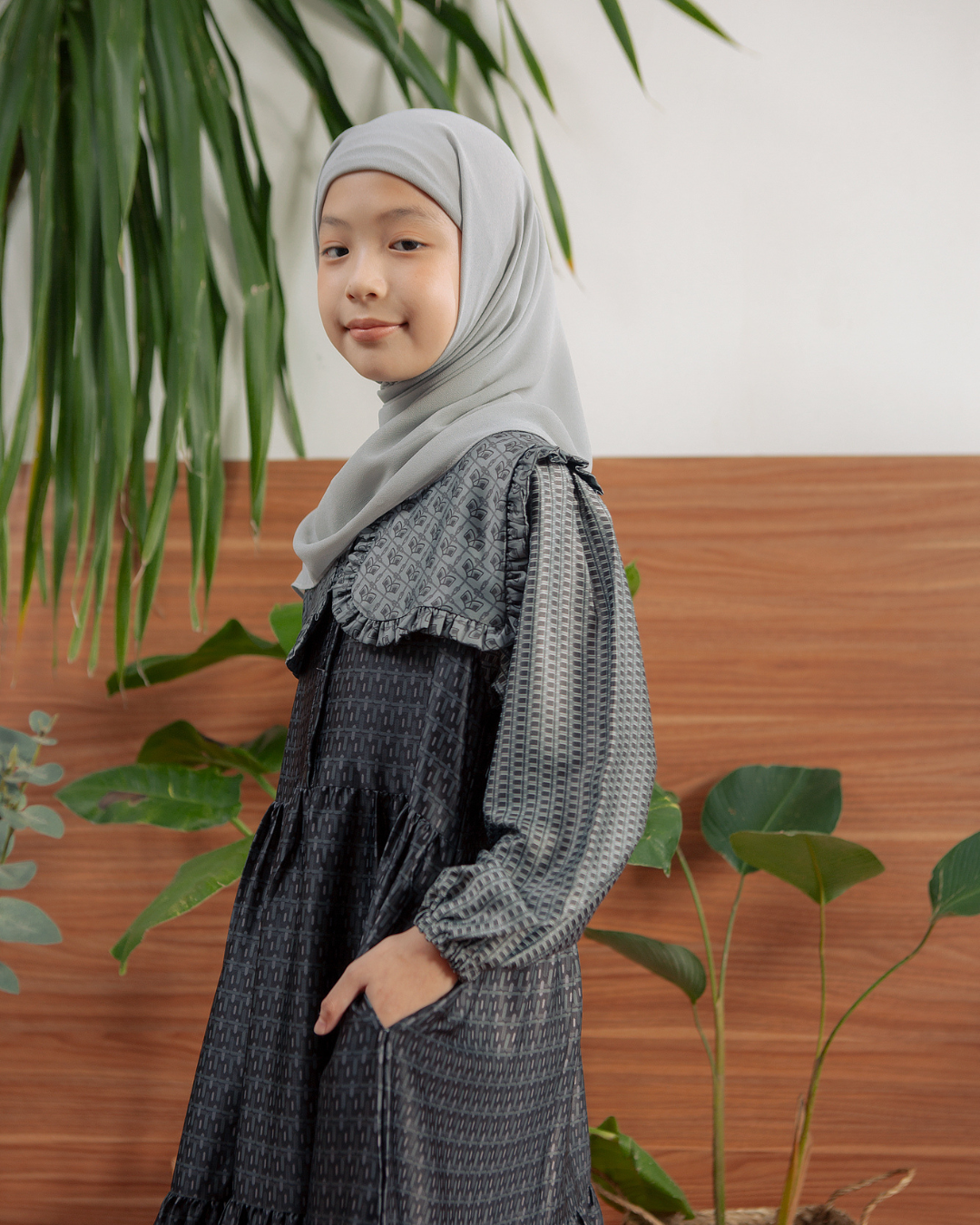 Delisha Dress Kids (Charcoal,Khaki)