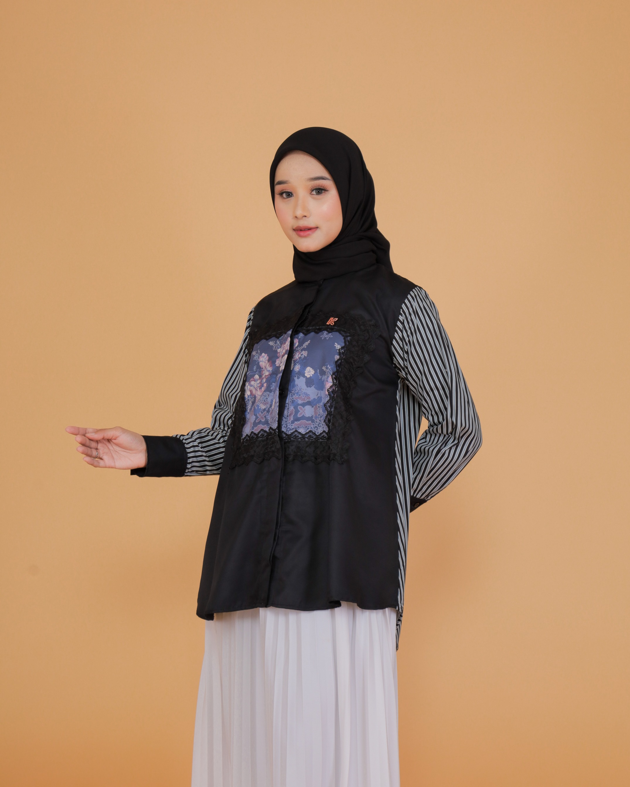 Clover Blouse Series Black
