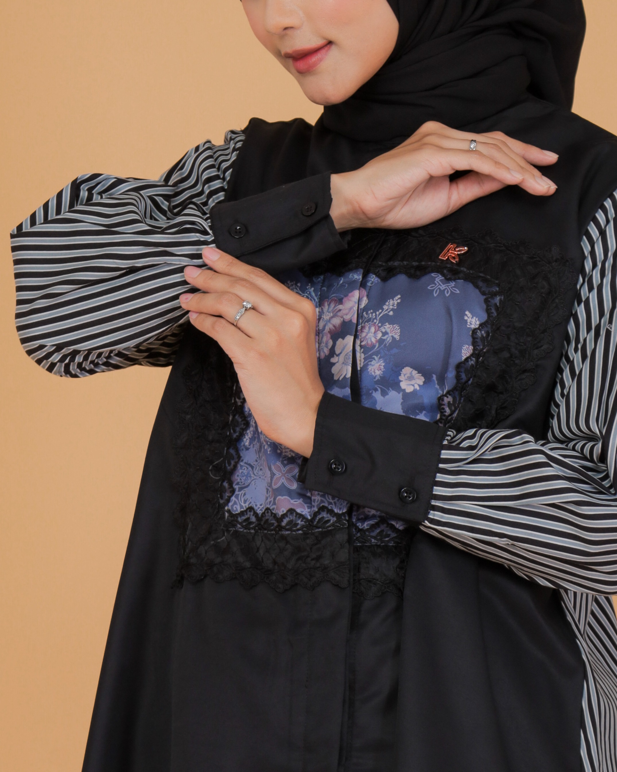 Clover Blouse Series Black