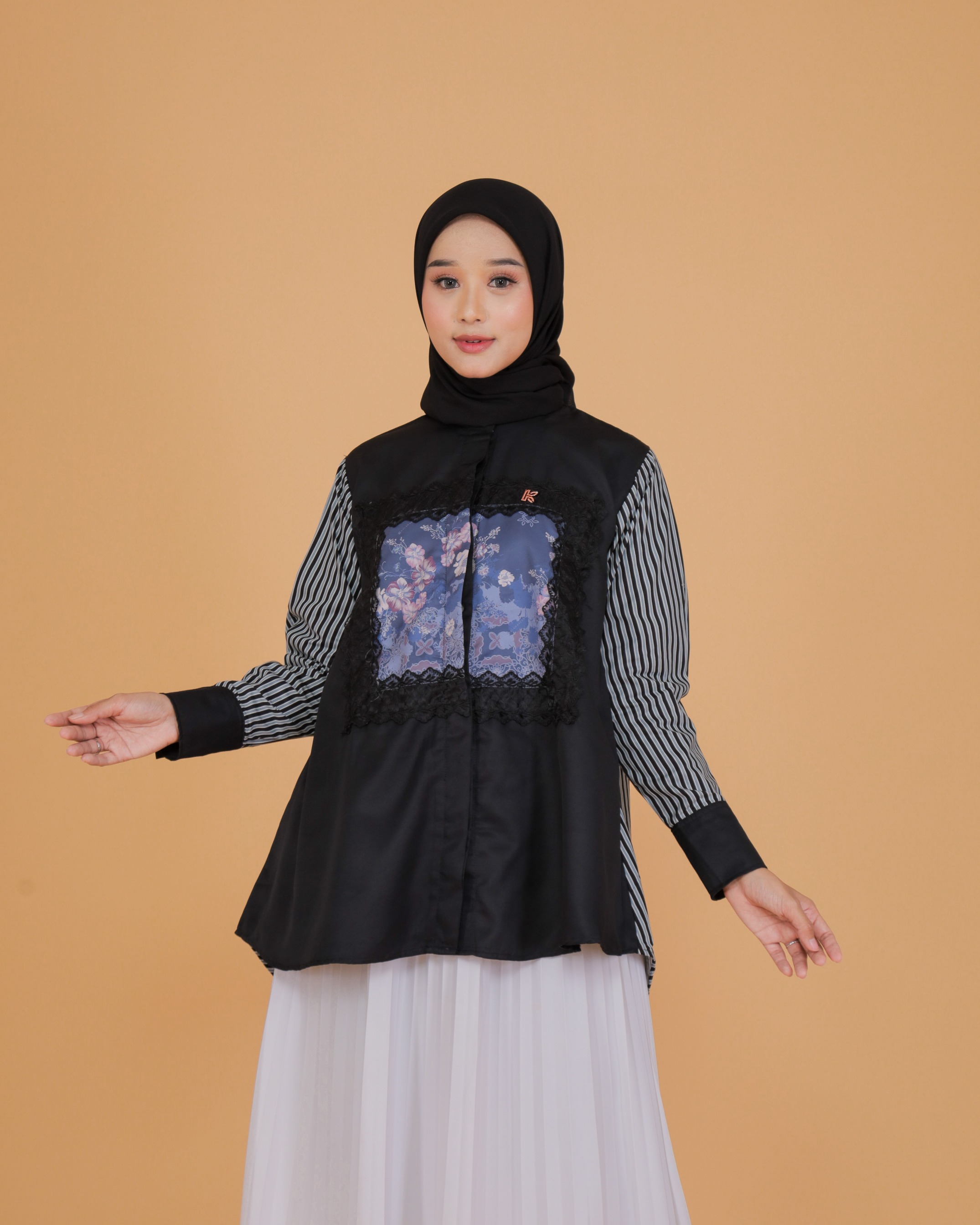 Clover Blouse Series Black