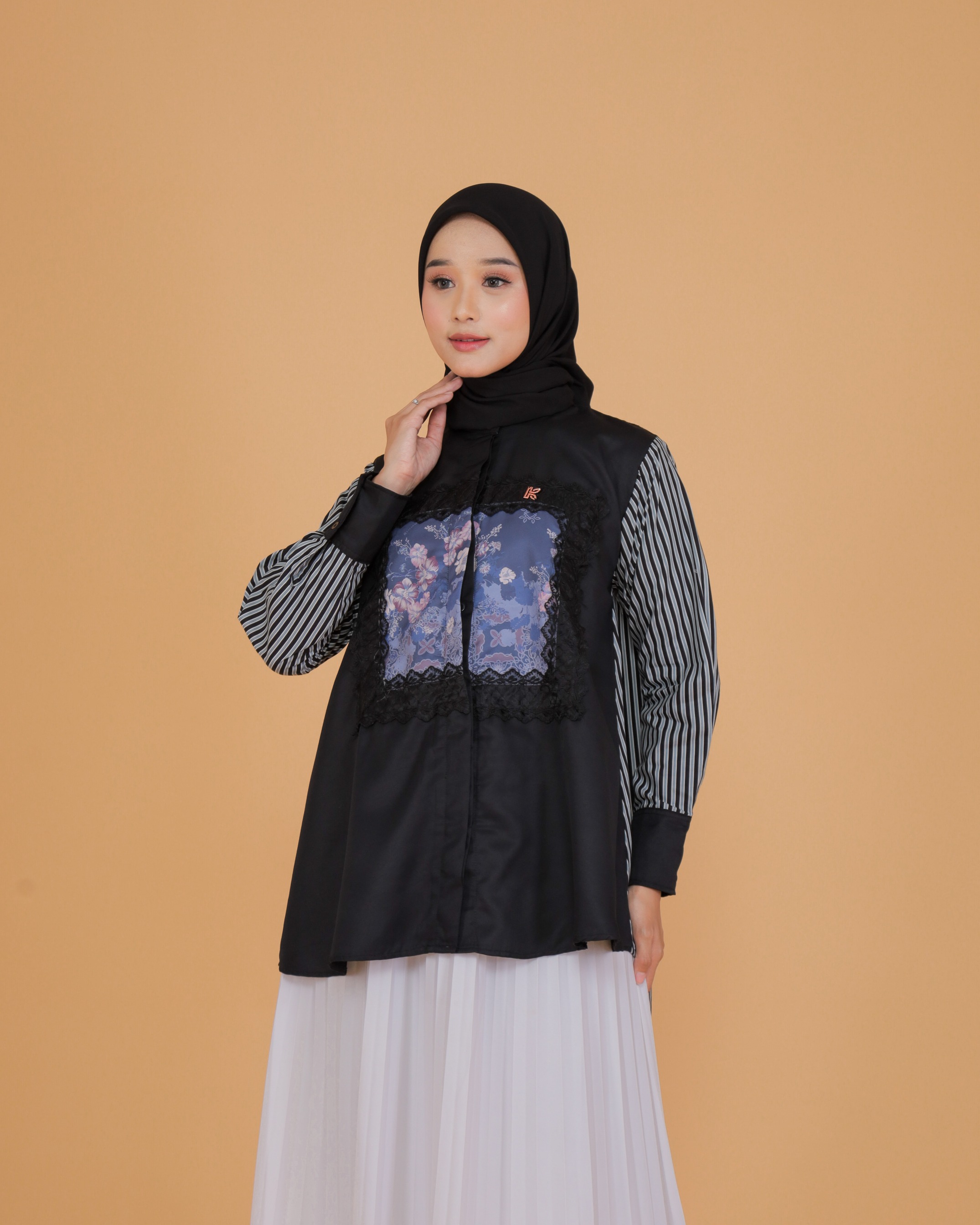 Clover Blouse Series Black