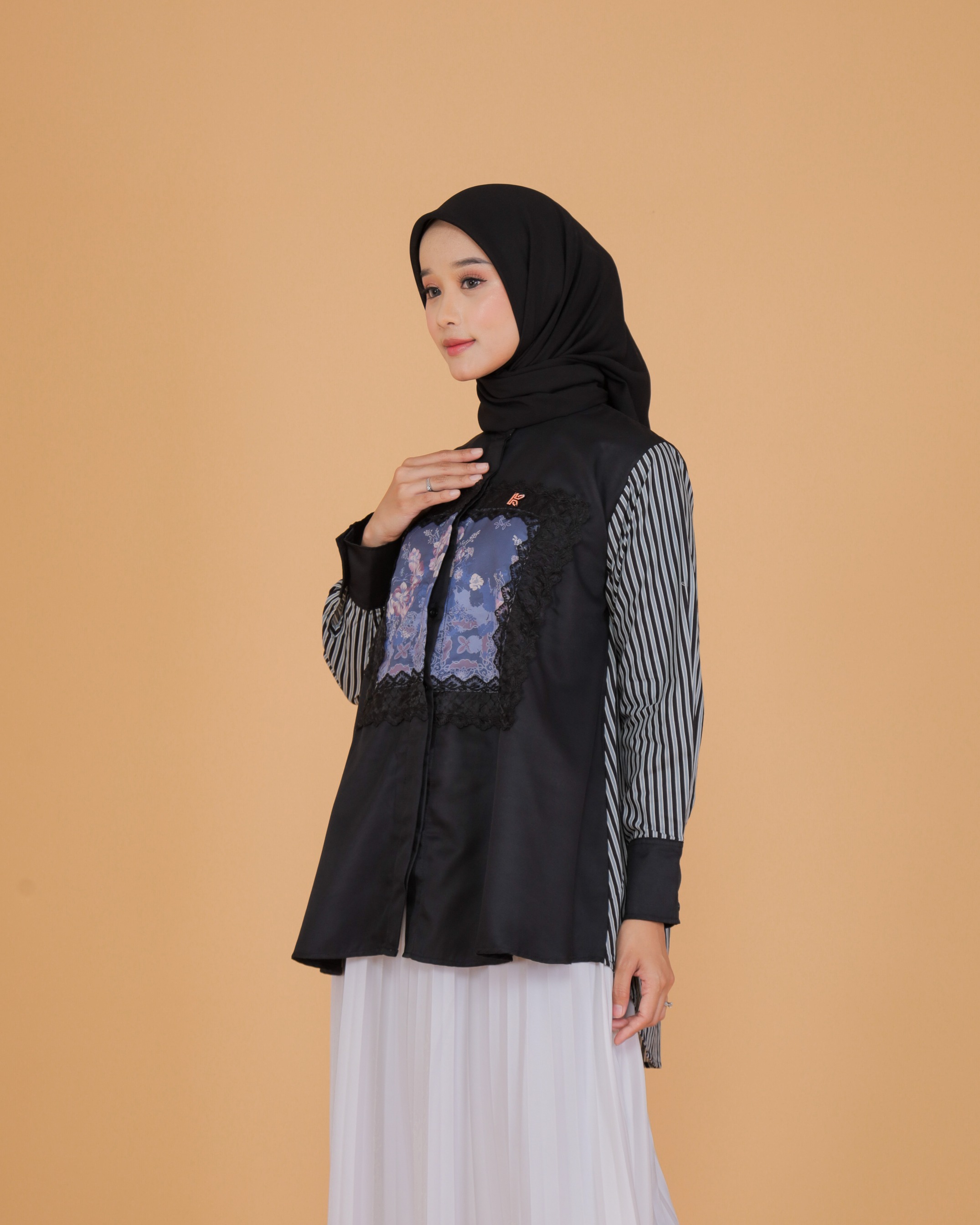 Clover Blouse Series Black