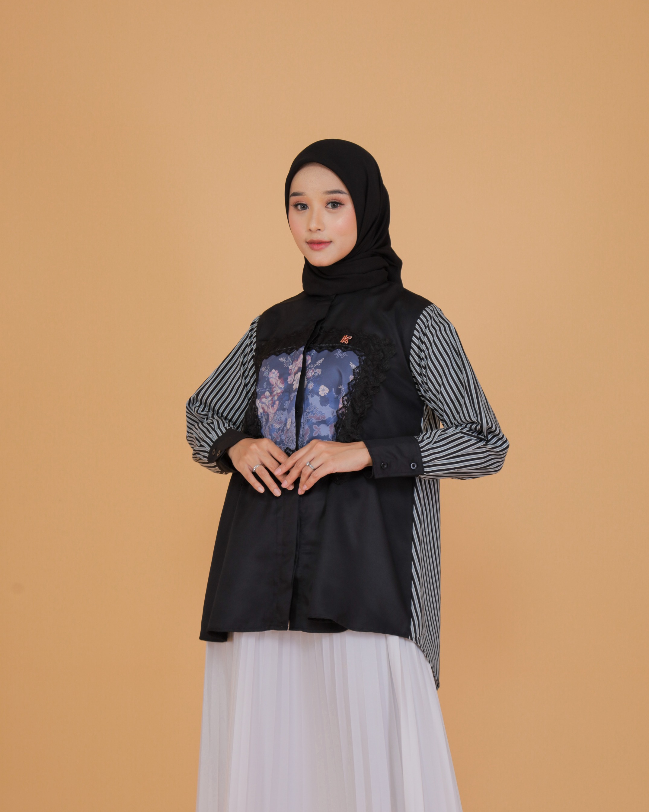 Clover Blouse Series Black