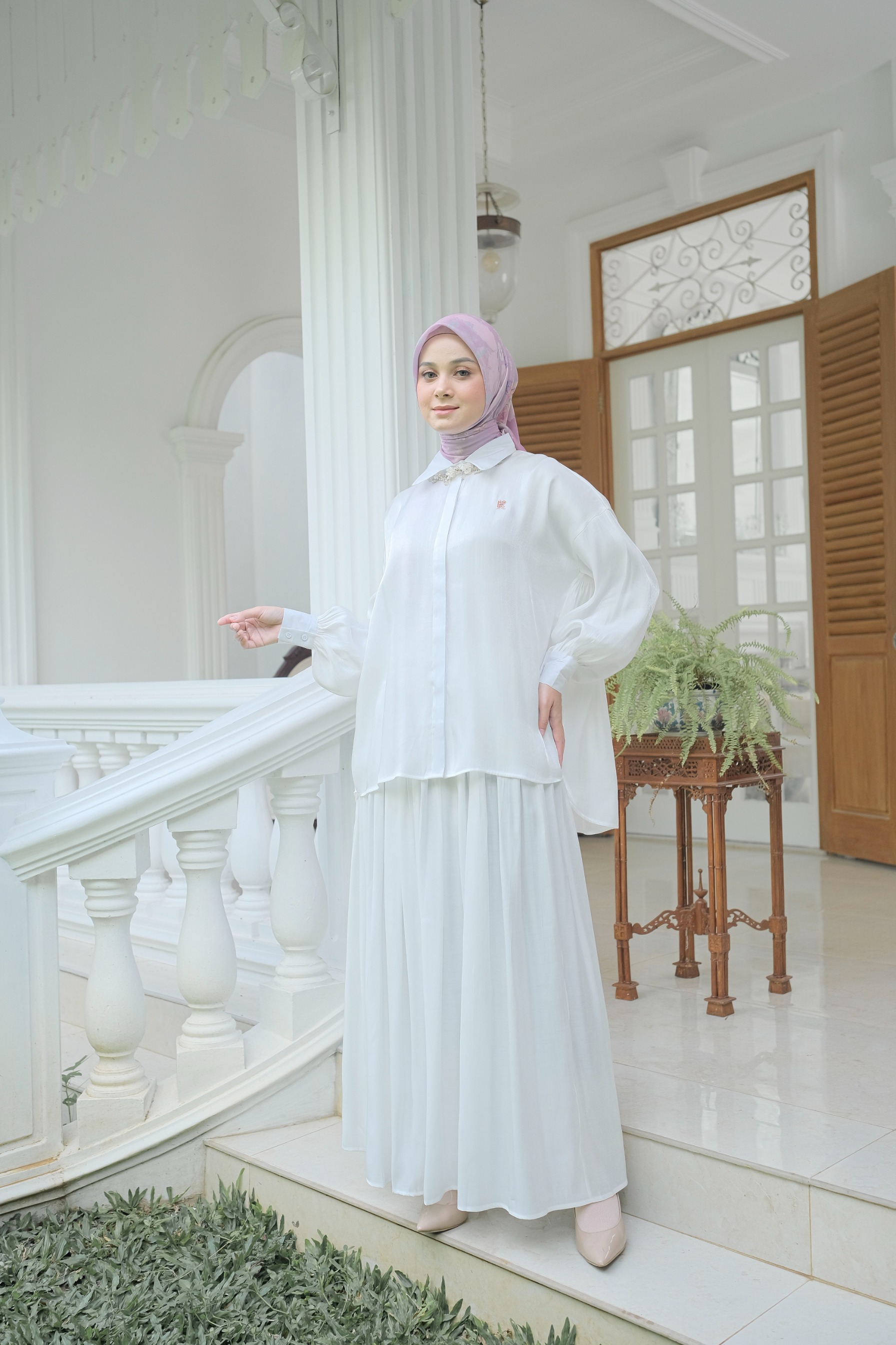 Belle Shimmer White