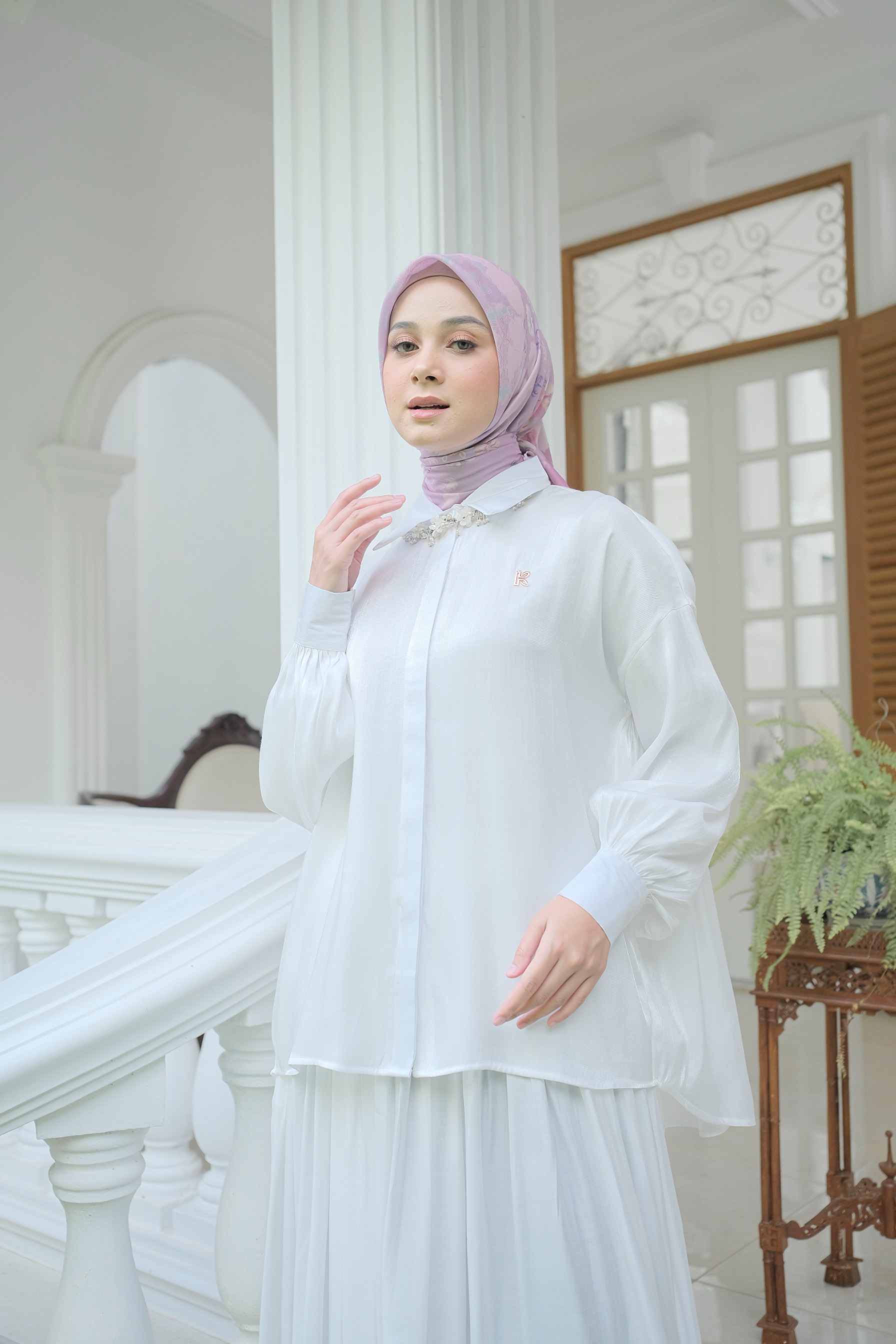 Belle Shimmer White
