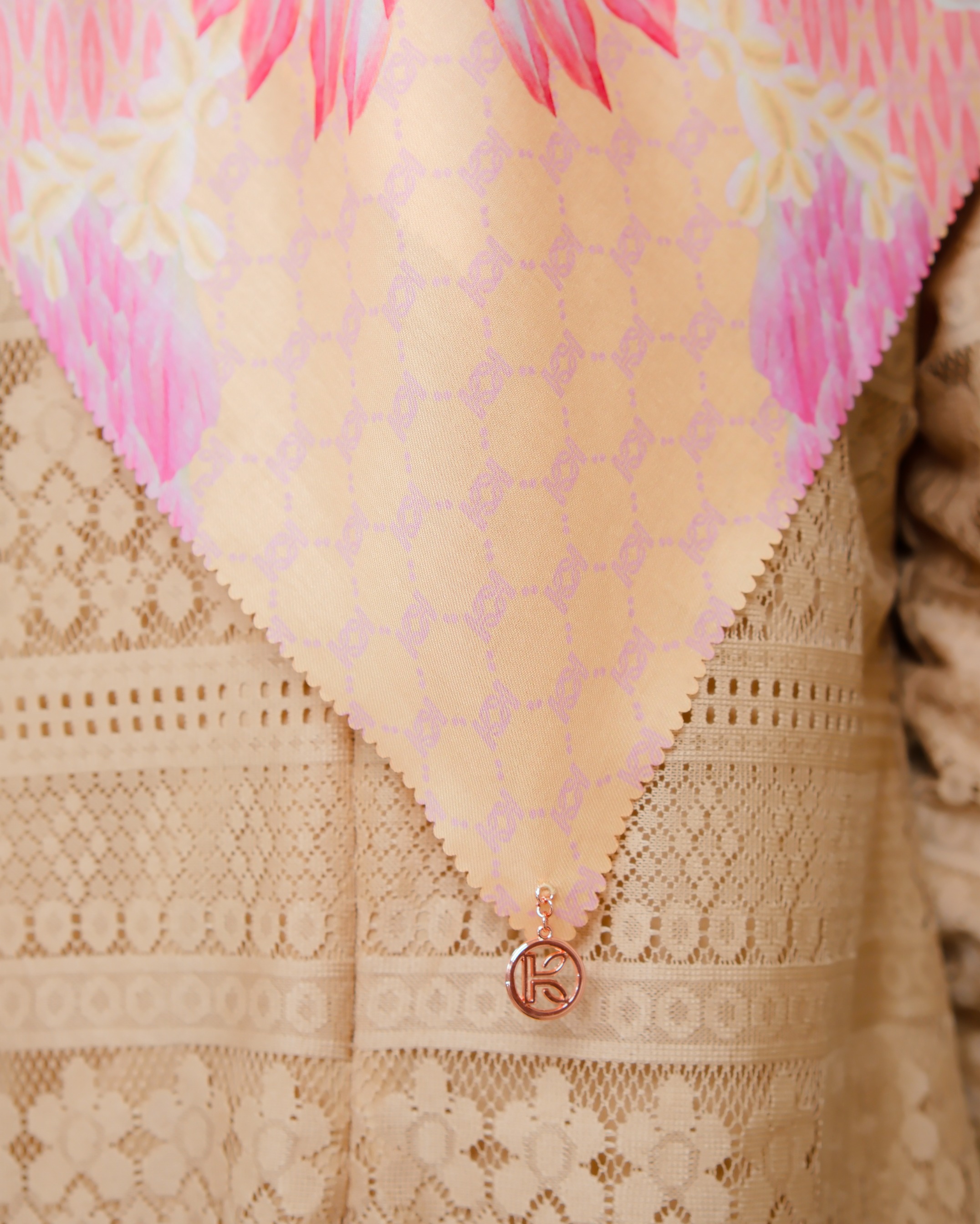 Zaujah Scarf Raya Series Syar'i Pinkish Beige