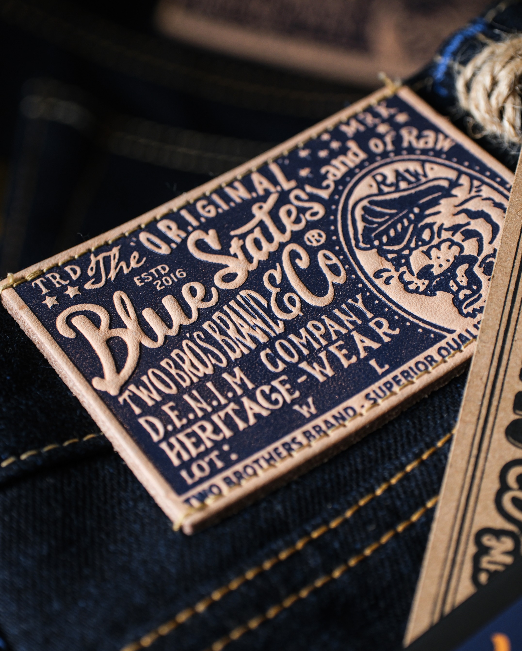 BLUESTATES raw Selvedge denim - Sugar Tiger 16oz Indigo Blue Weft color Australian Cotton Sanforized Slim Straight / Slim Fit Jeans