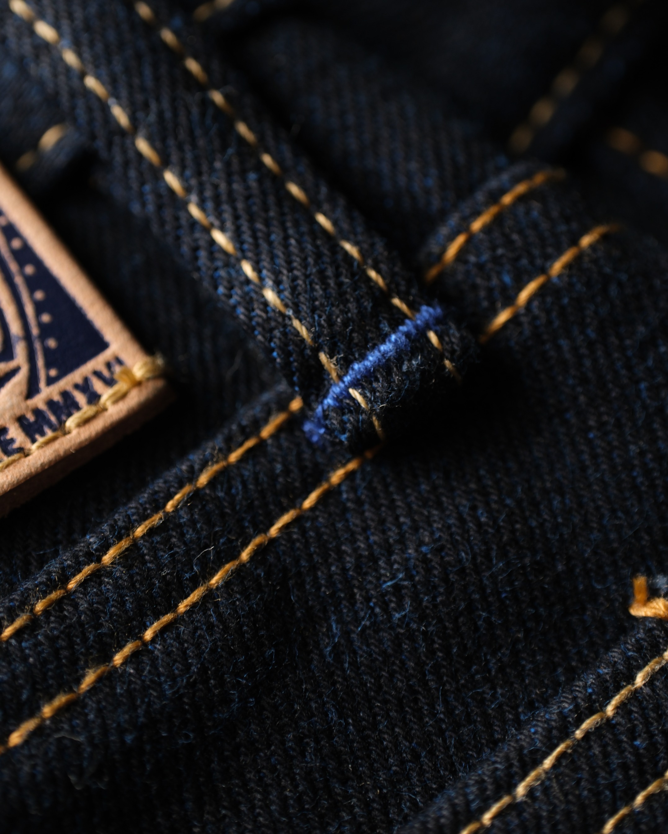 BLUESTATES raw Selvedge denim - Sugar Tiger 16oz Indigo Blue Weft color Australian Cotton Sanforized Slim Straight / Slim Fit Jeans