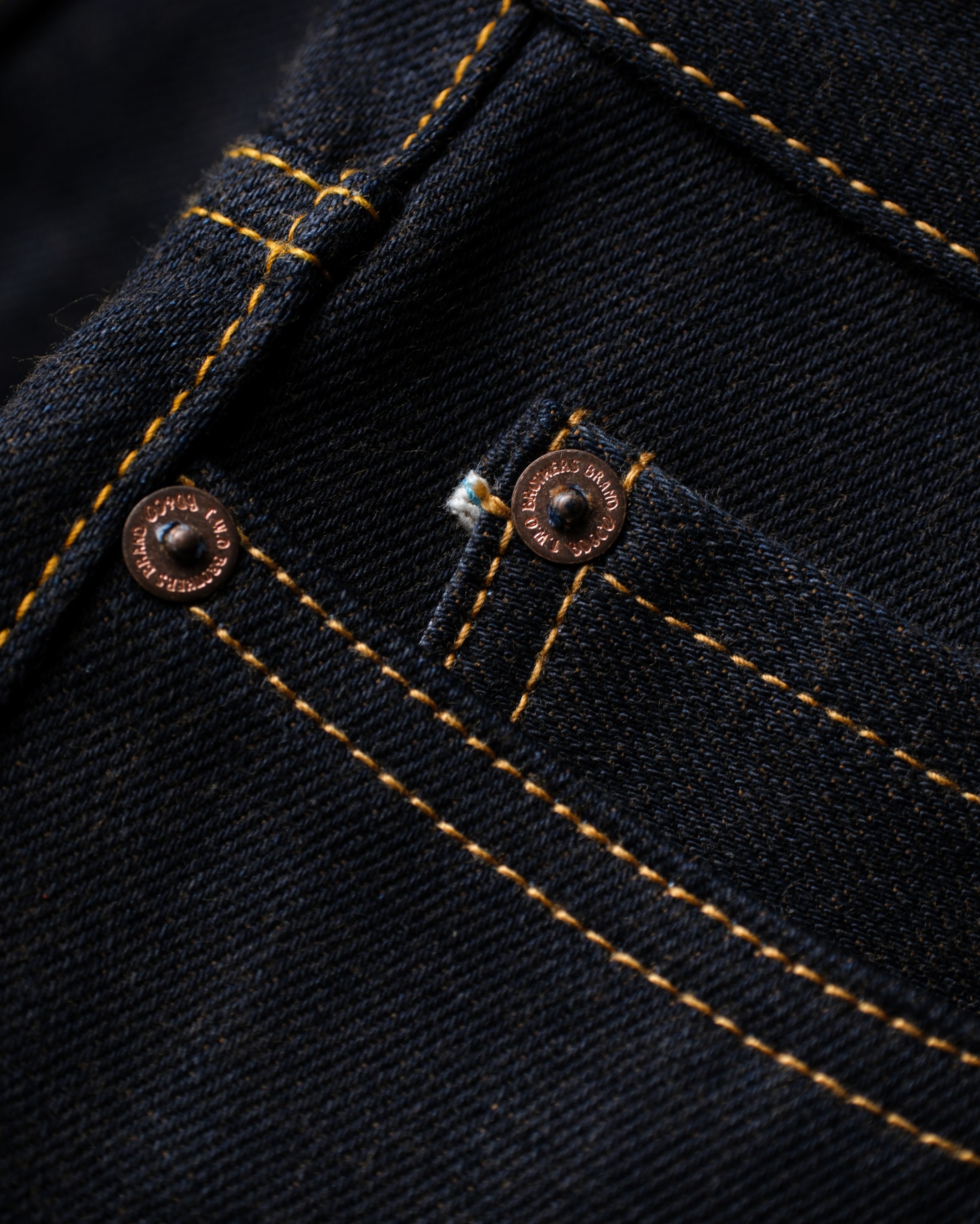 BLUESTATES raw Selvedge denim - Sugar Tiger 16oz Indigo Dark Brown Weft Australian Cotton Sanforized Slim Straight / Slim Fit Jeans