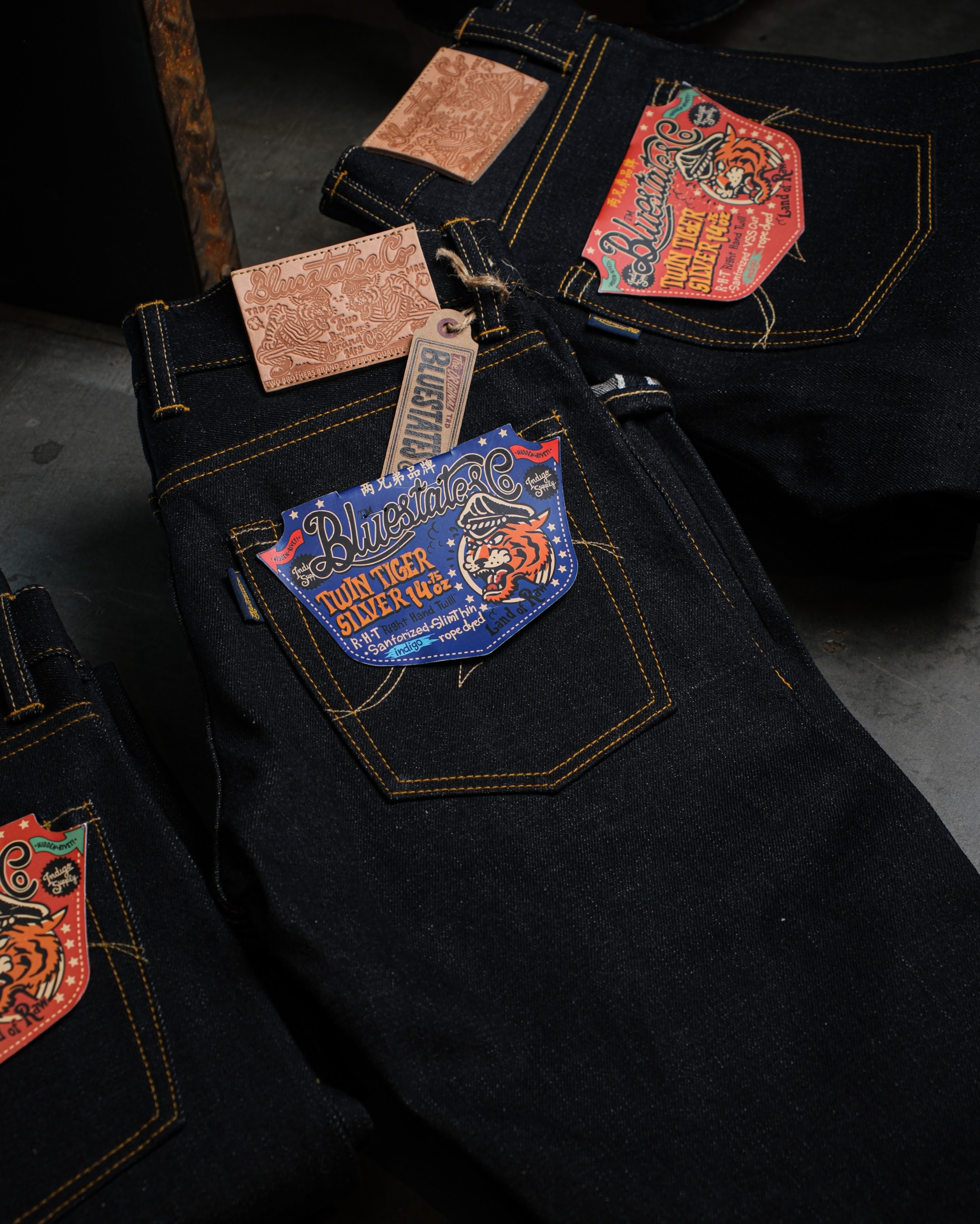 Bluesates Raw Selvedge Denim - Twin Tiger 14.75 oz Classic sanforized Dark Indigo red line selvedge jeans Slim straight & slimfit cut