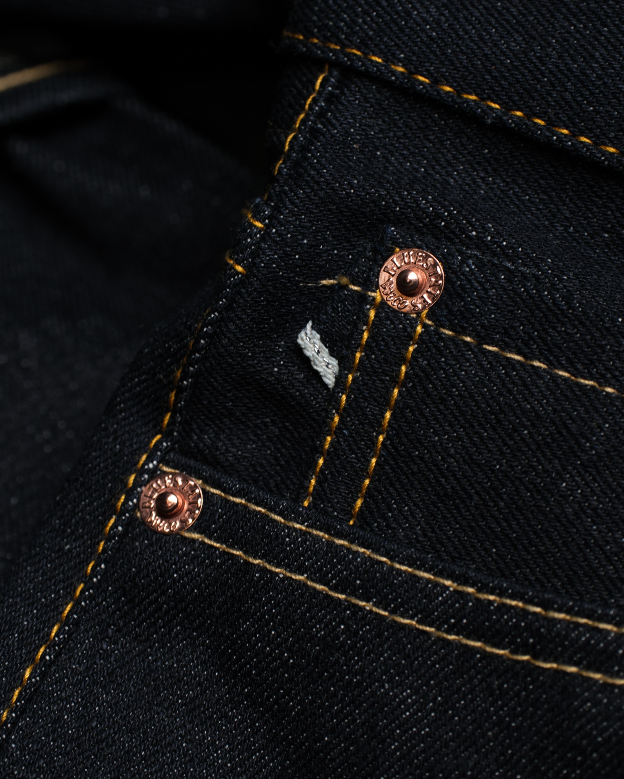 Bluesates Raw Selvedge Denim - Twin Tiger 14.75 oz Classic sanforized Dark Indigo red line selvedge jeans Slim straight & slimfit cut