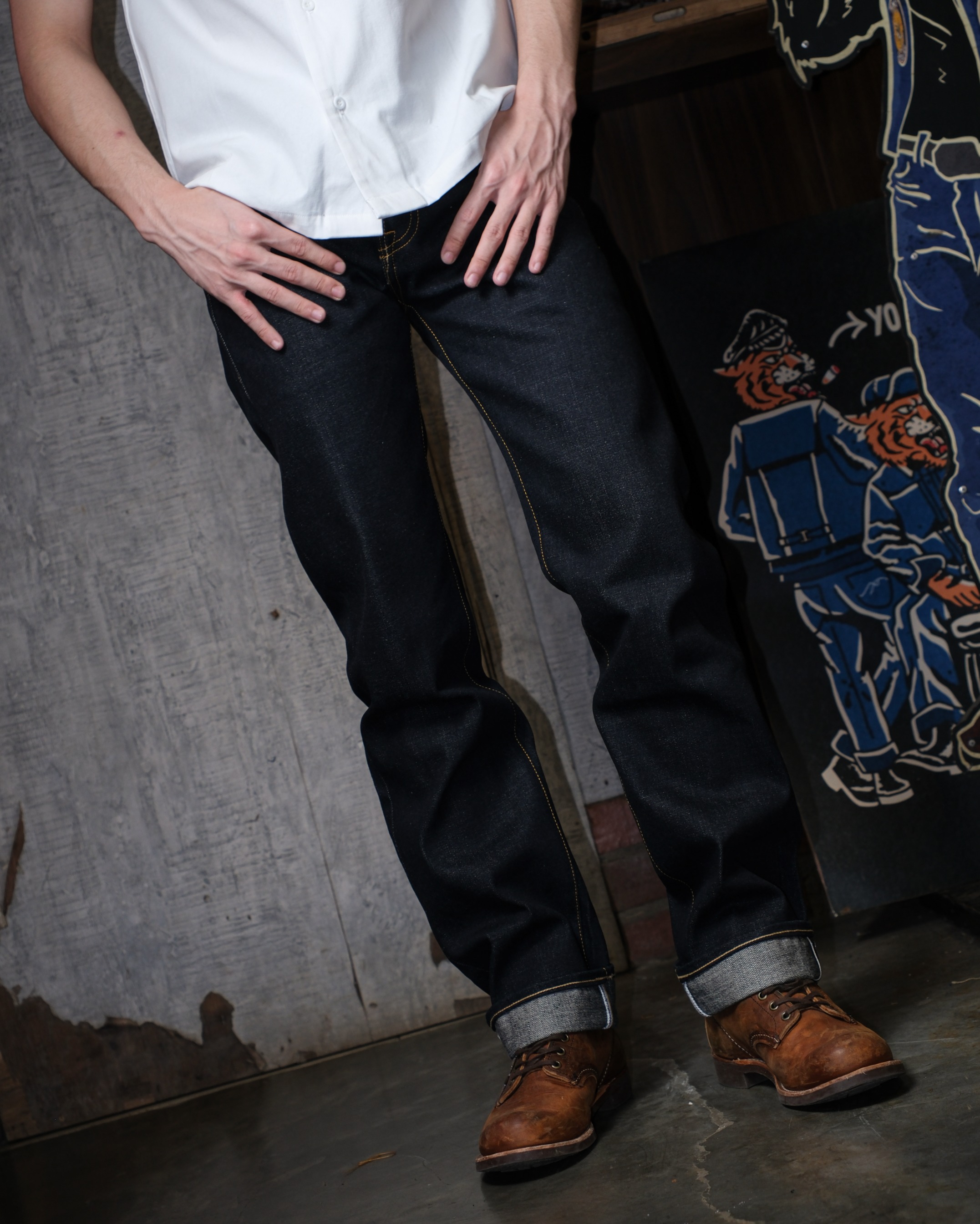 Bluesates Raw Selvedge Denim - Twin Tiger 14.75 oz Classic sanforized Dark Indigo red line selvedge jeans Slim straight & slimfit cut