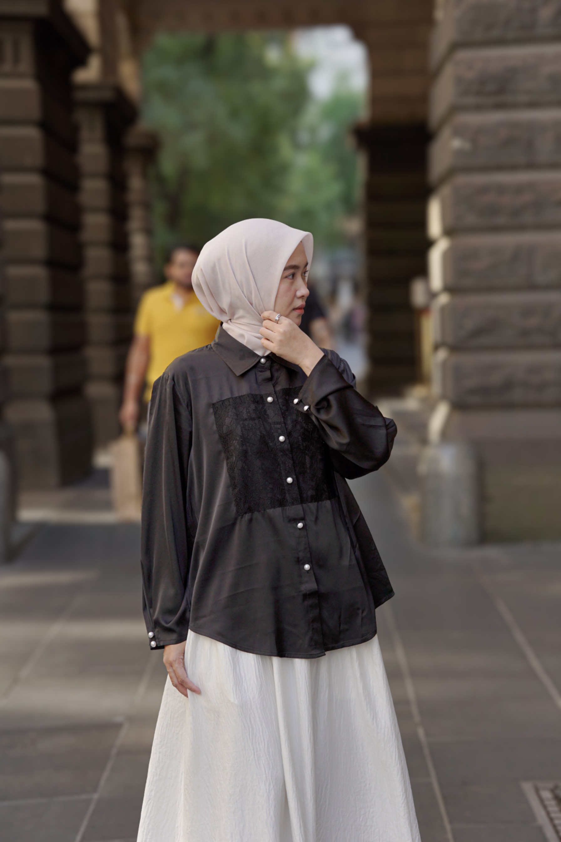 ELLEN Shirt in Black - Darlene Series