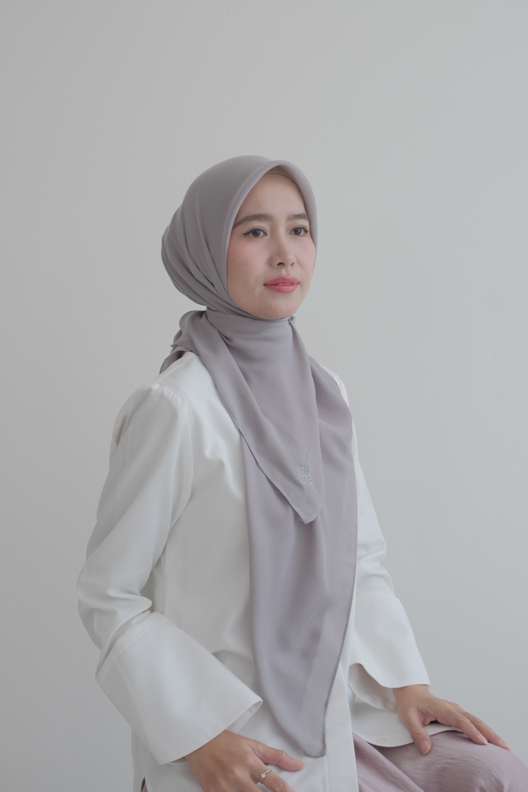 HIRA Scarves - Dove 