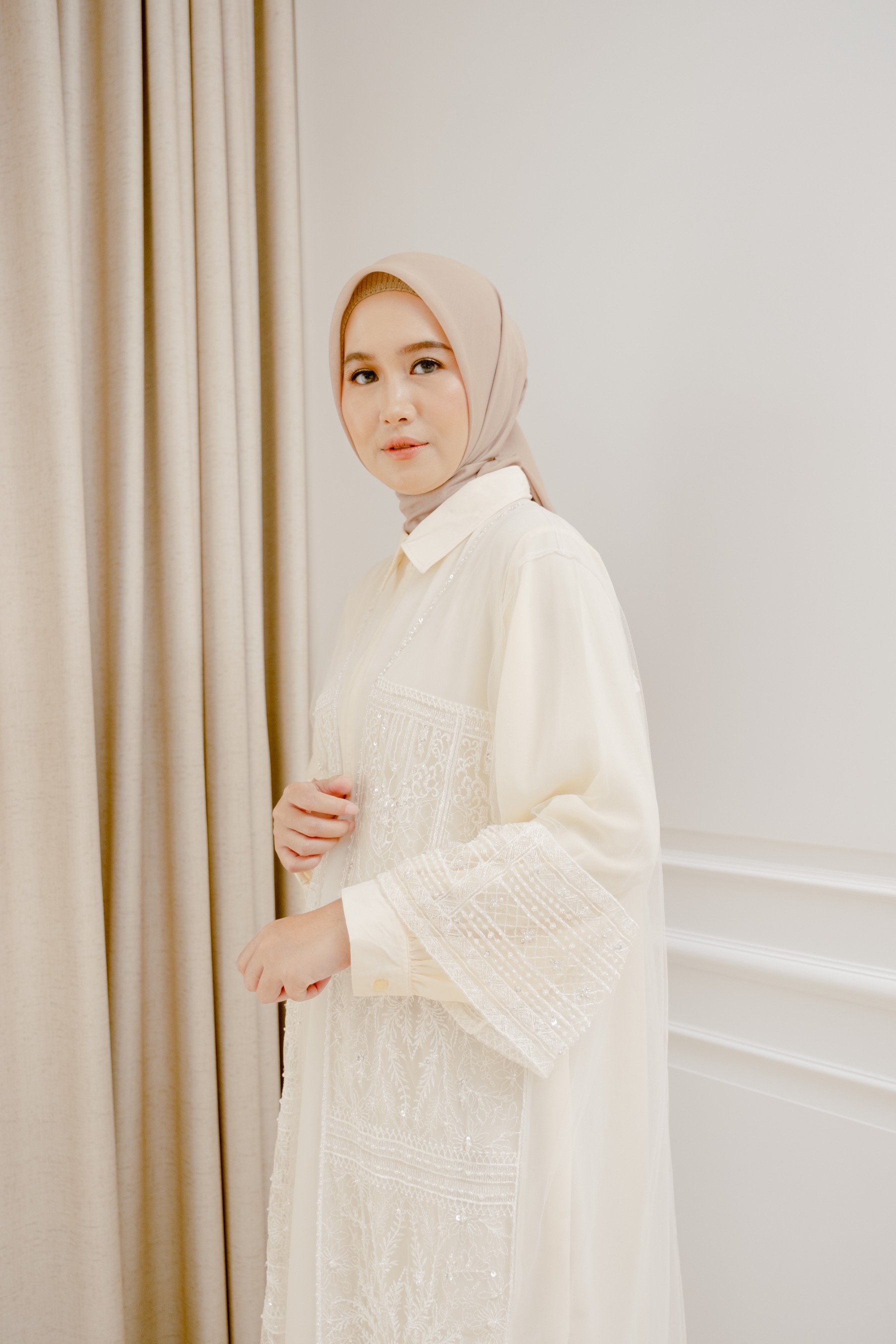 Brille Set Dress - Cloud Cream - Signature Collection