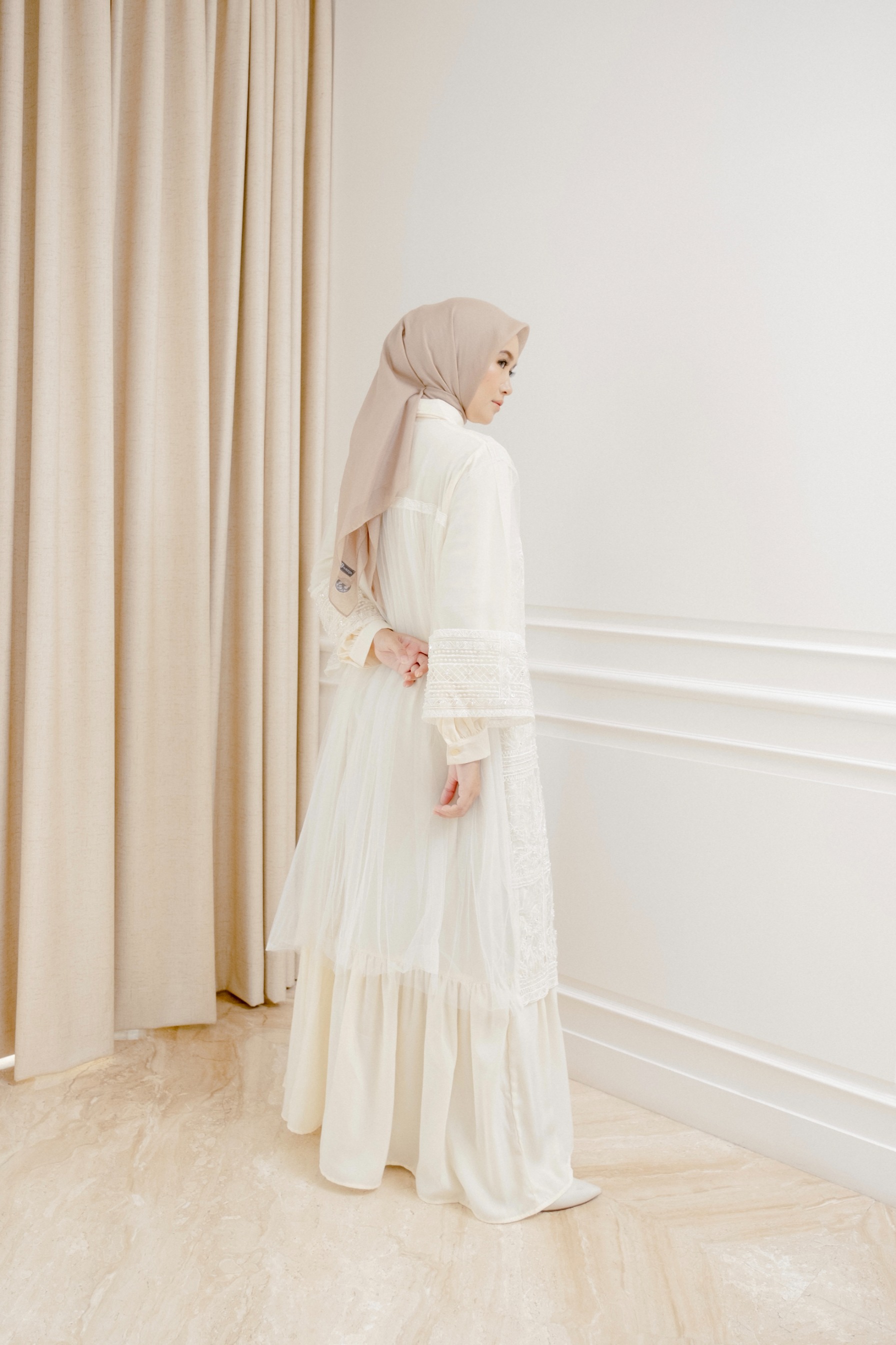 Brille Set Dress - Cloud Cream - Signature Collection