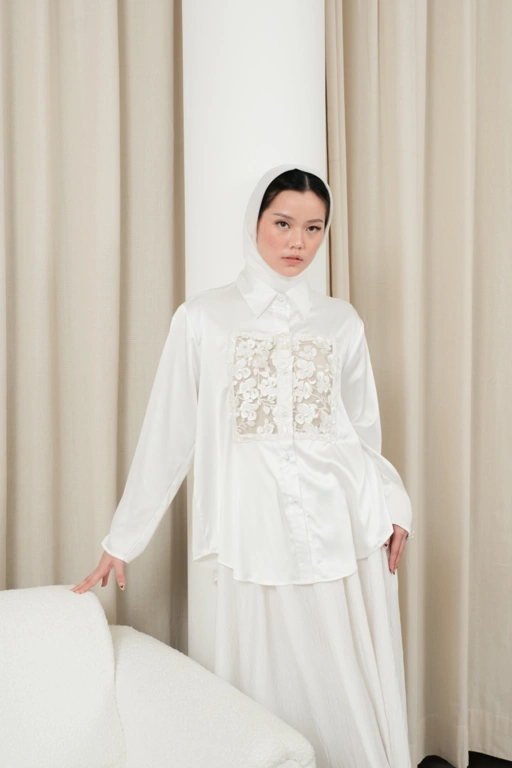 Image of ELLEN Shirt in Broken White - Darlene Series