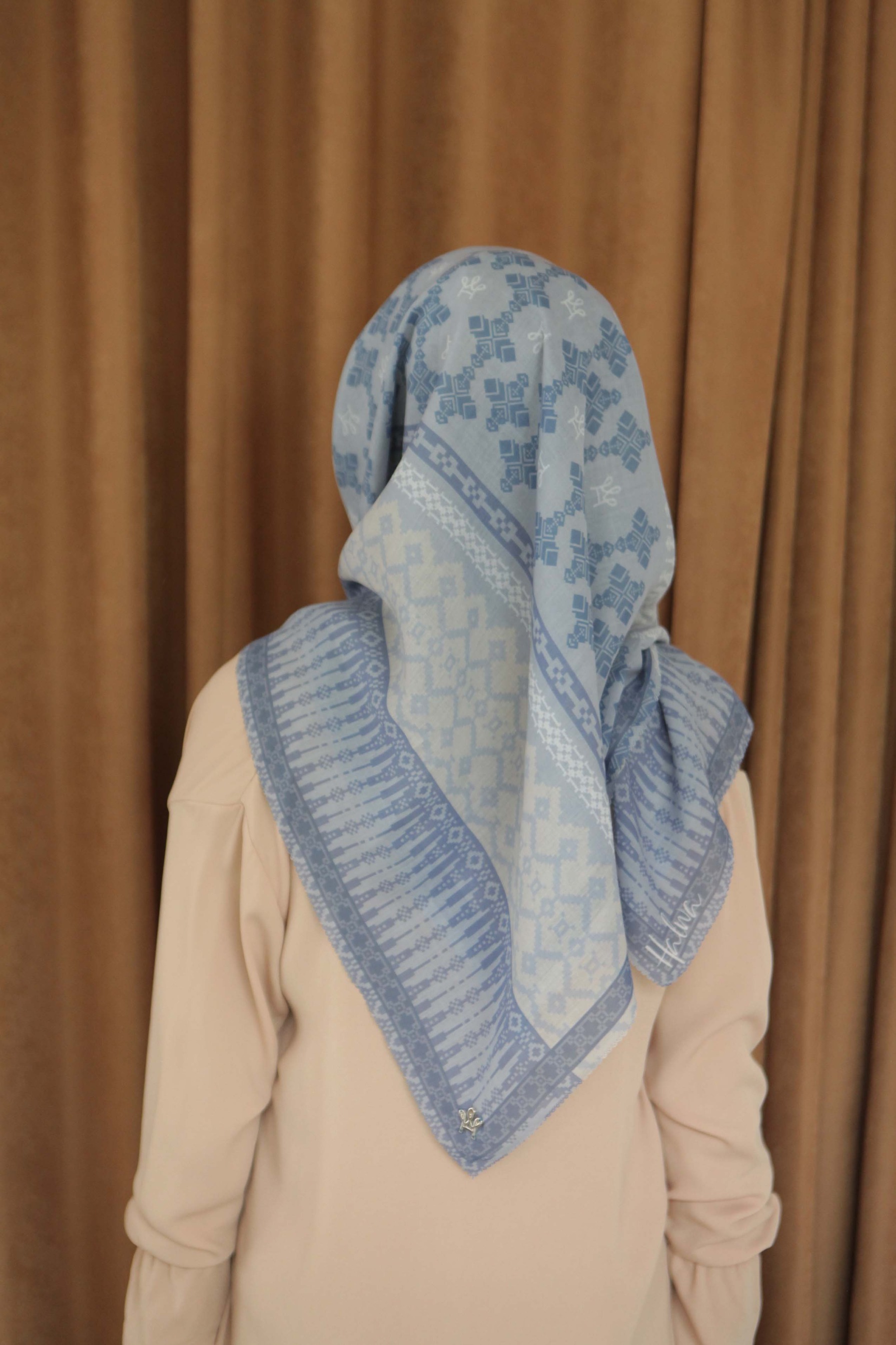 Halwa Scarf Songket Denim