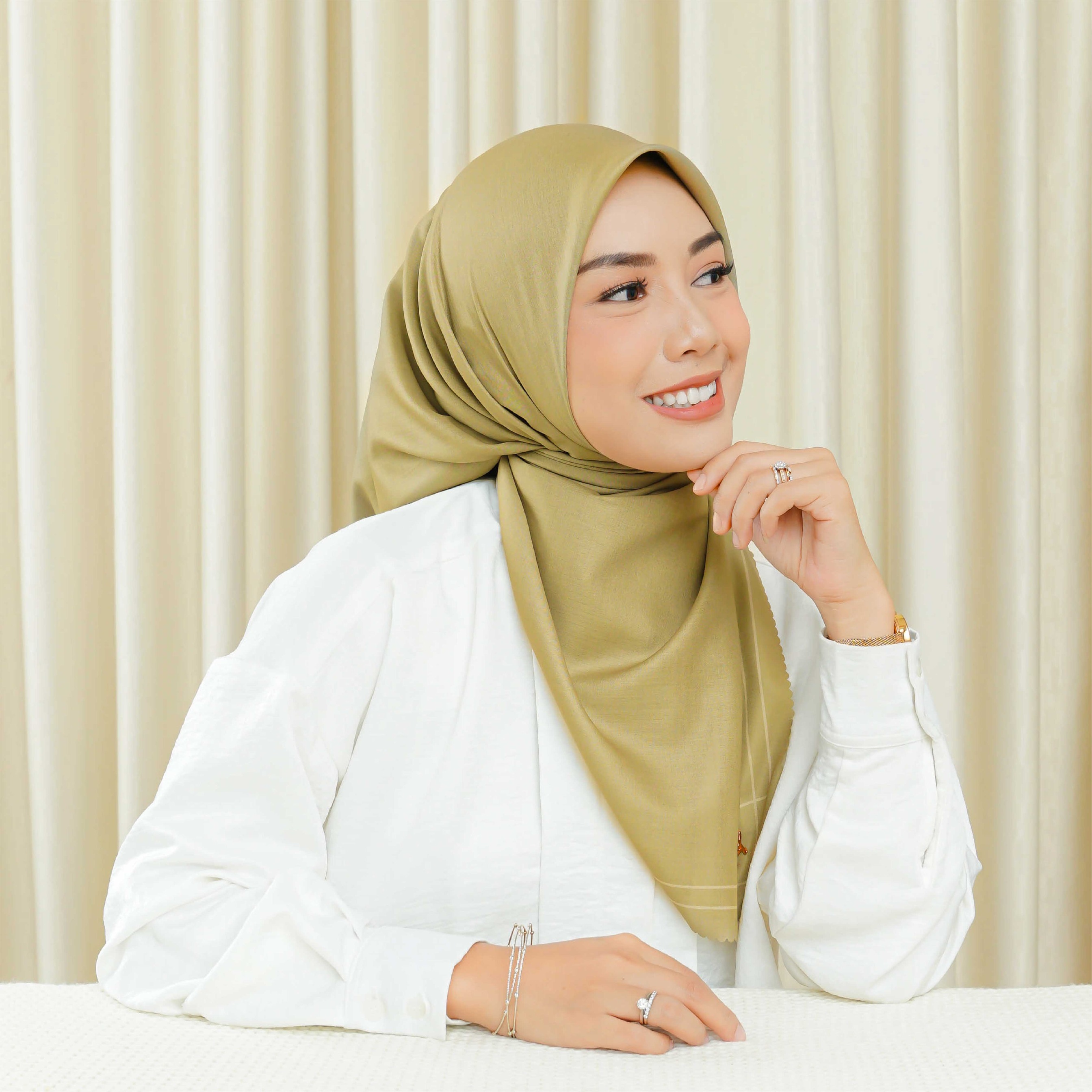 Halwa Signature Plain Moss Scarf