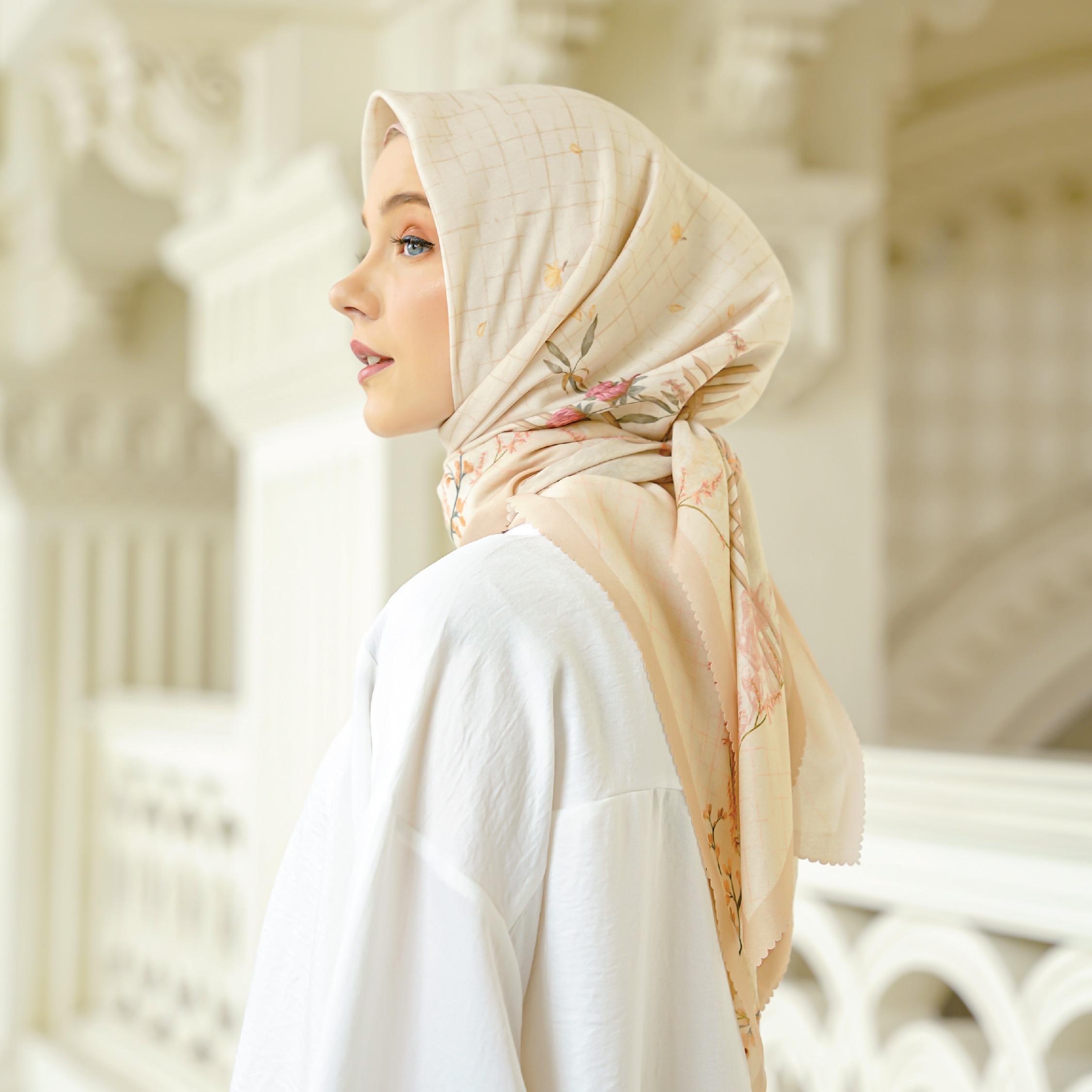 Flower Field Honey Milk Scarf Halwa