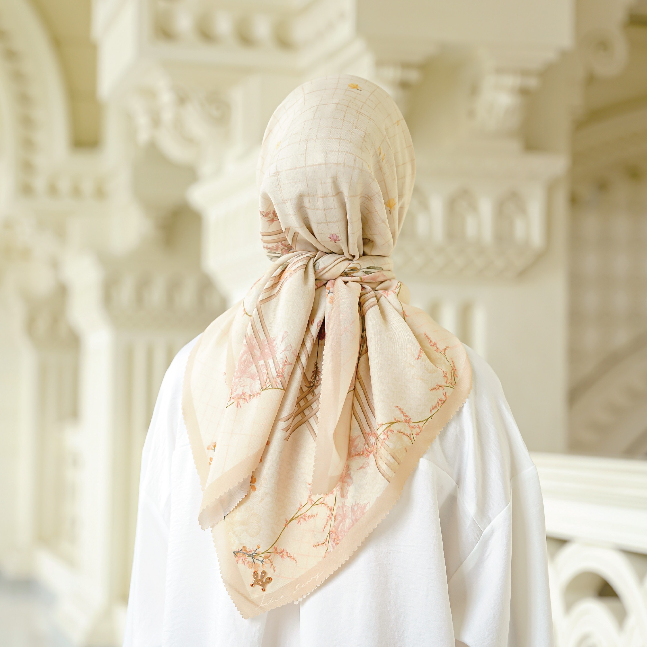 Flower Field Honey Milk Scarf Halwa