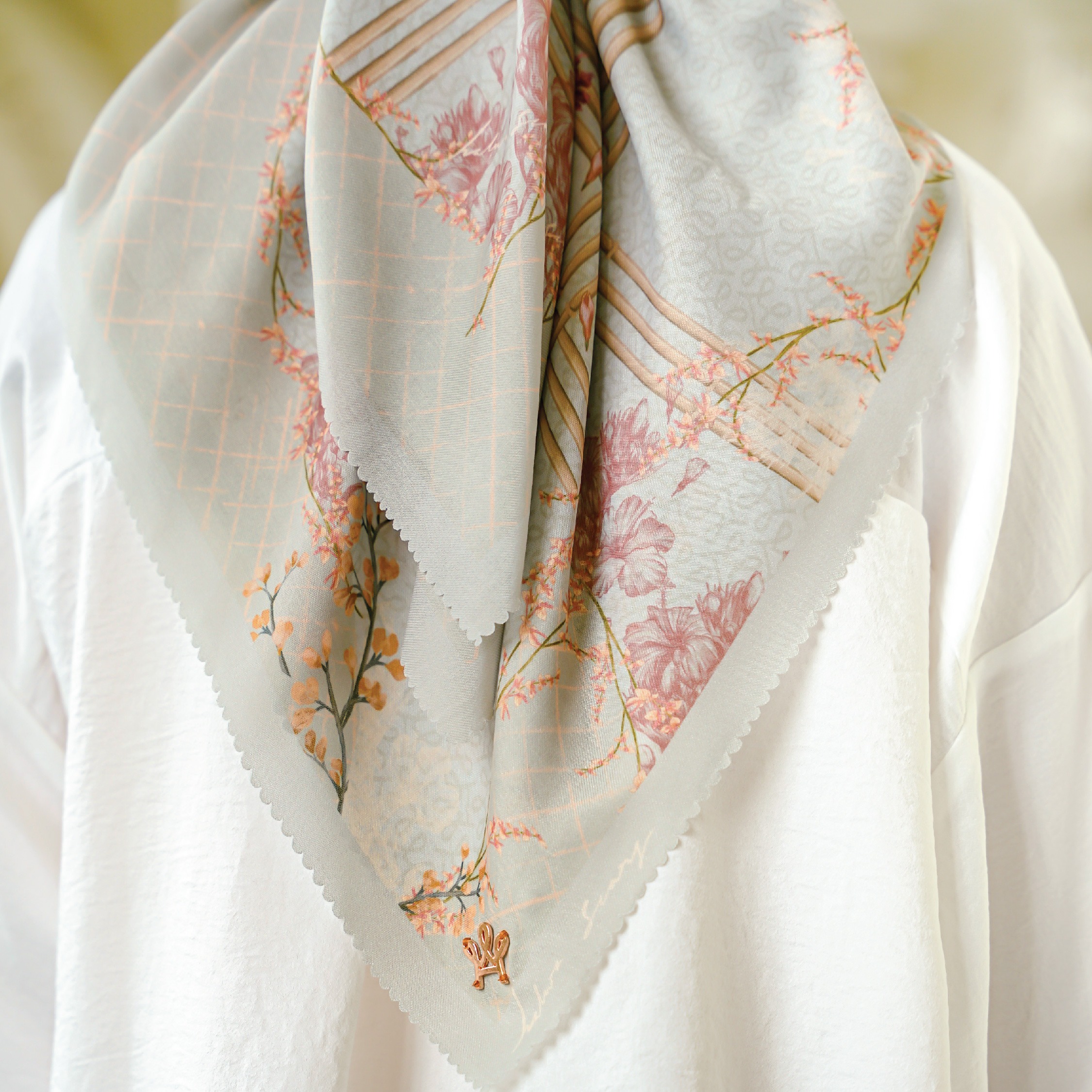Halwa Scarf Flower Field Misty Green