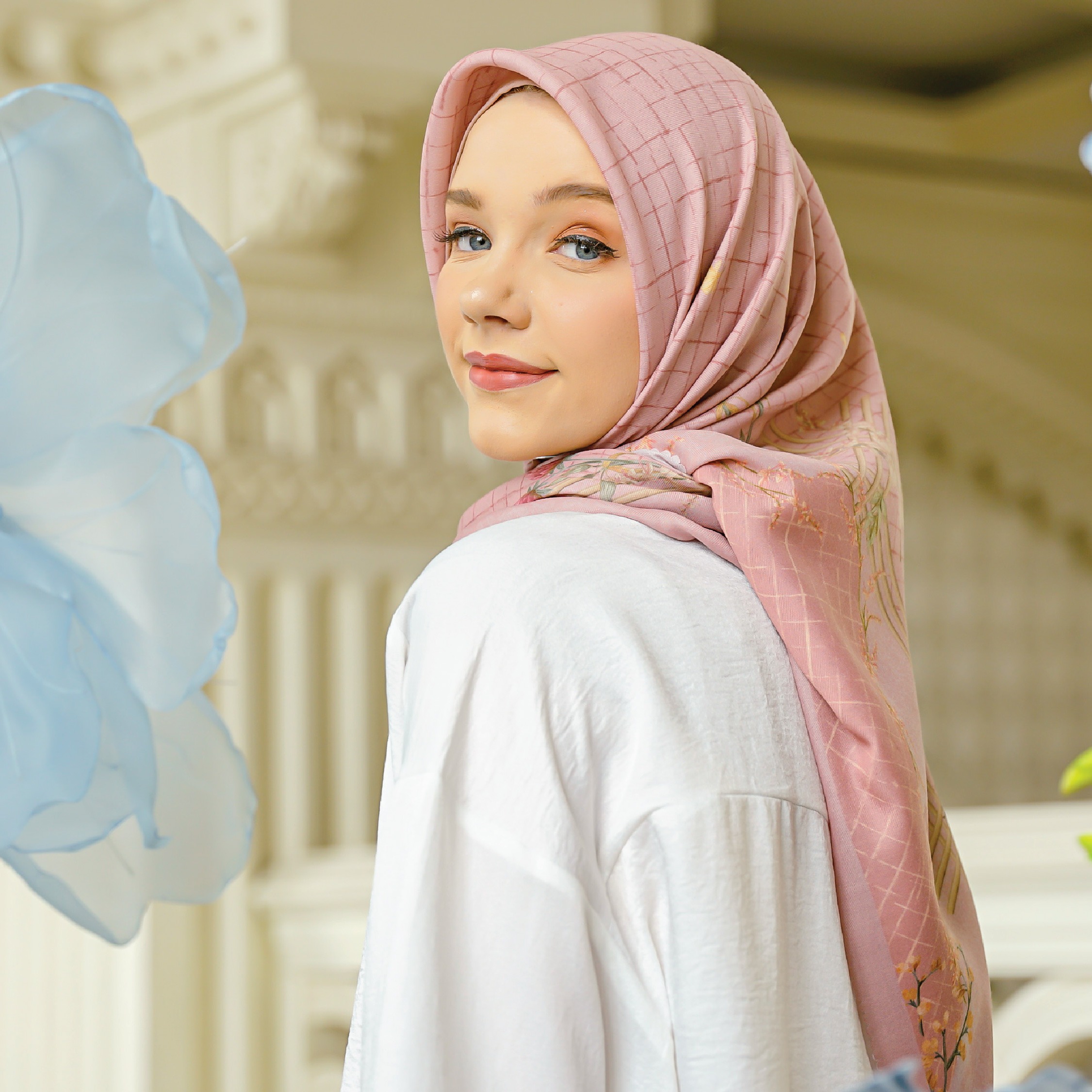Halwa Scarf Flower Field Peach Beige