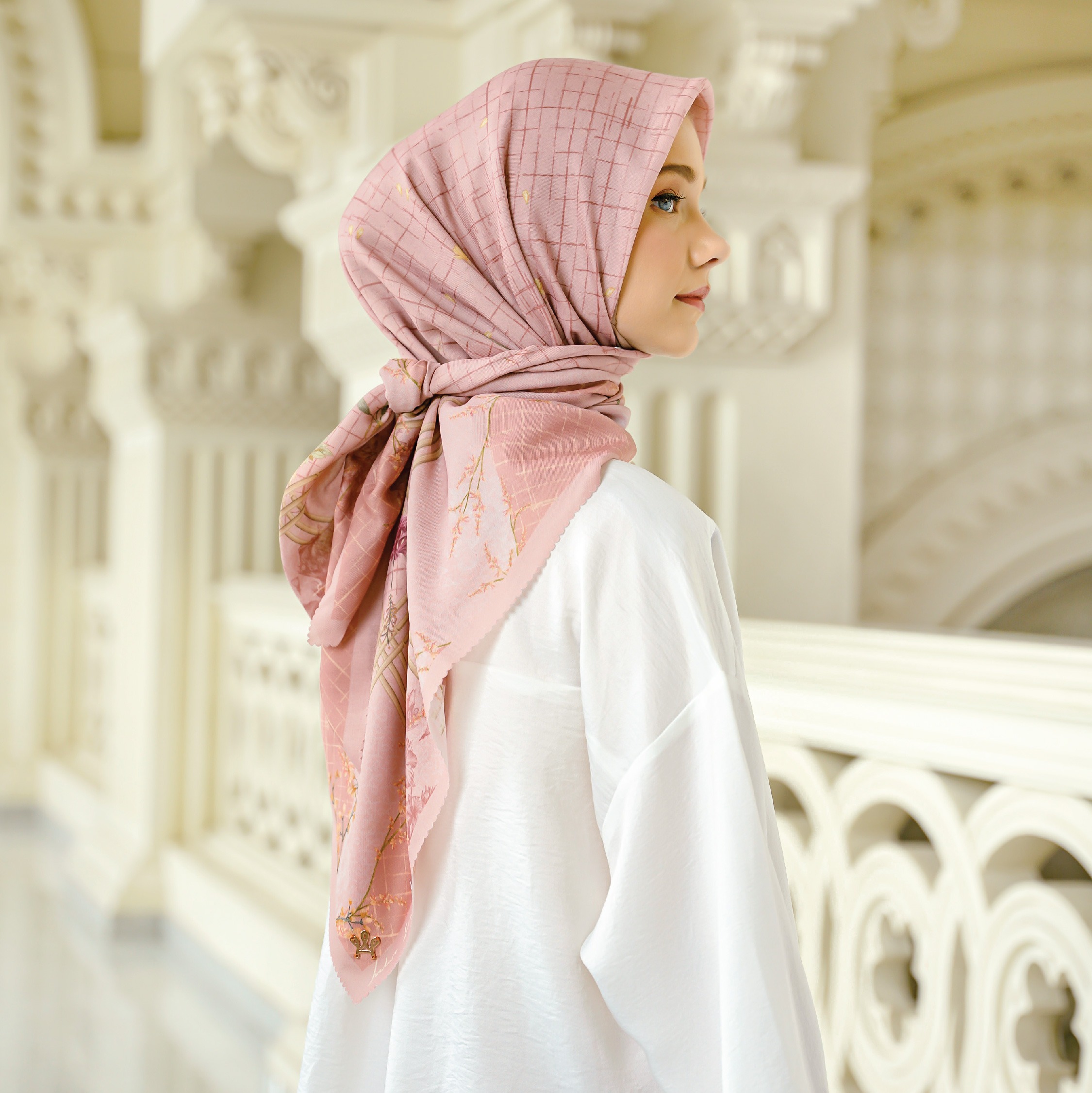 Halwa Scarf Flower Field Peach Beige