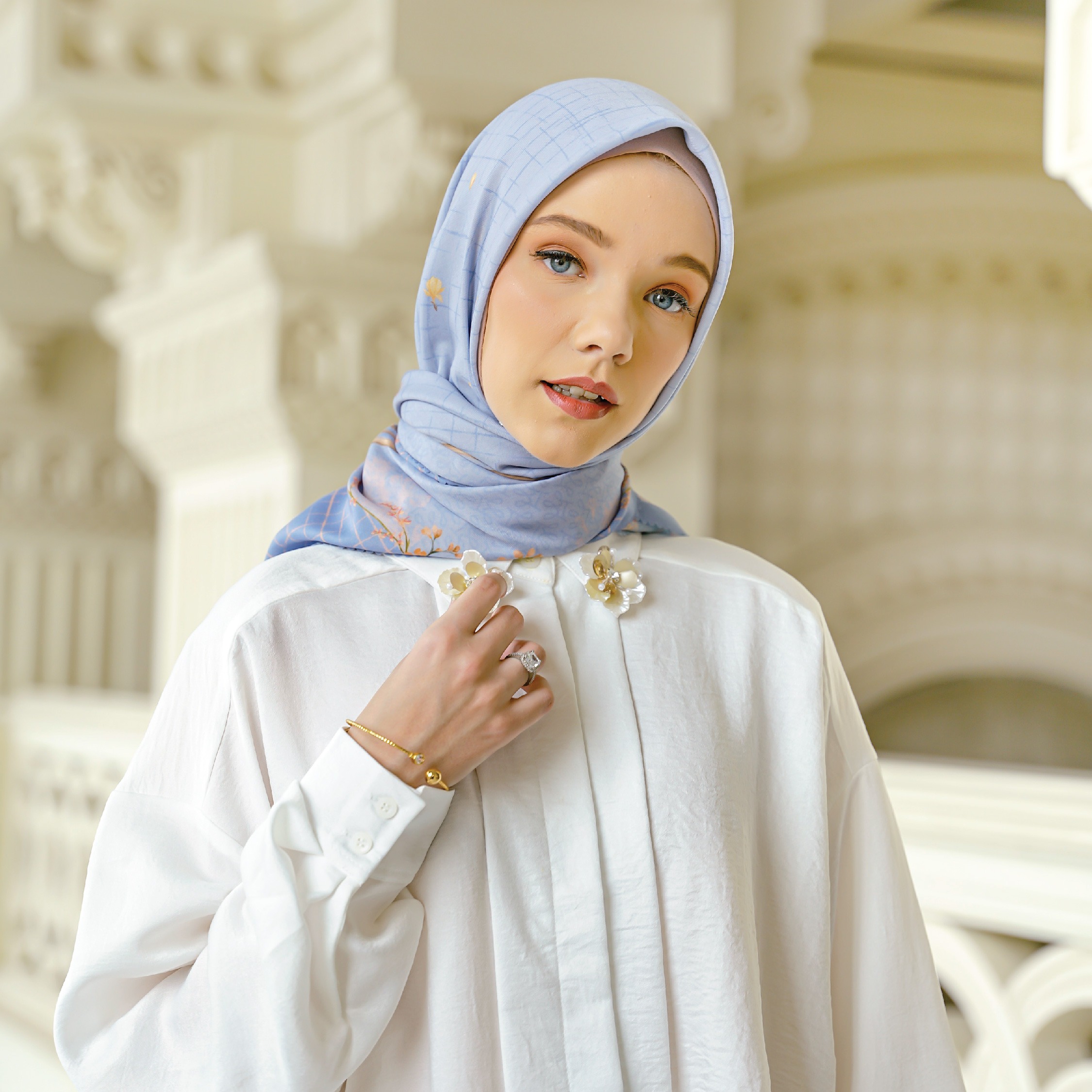 Halwa Scarf Flower Field Blue Bell