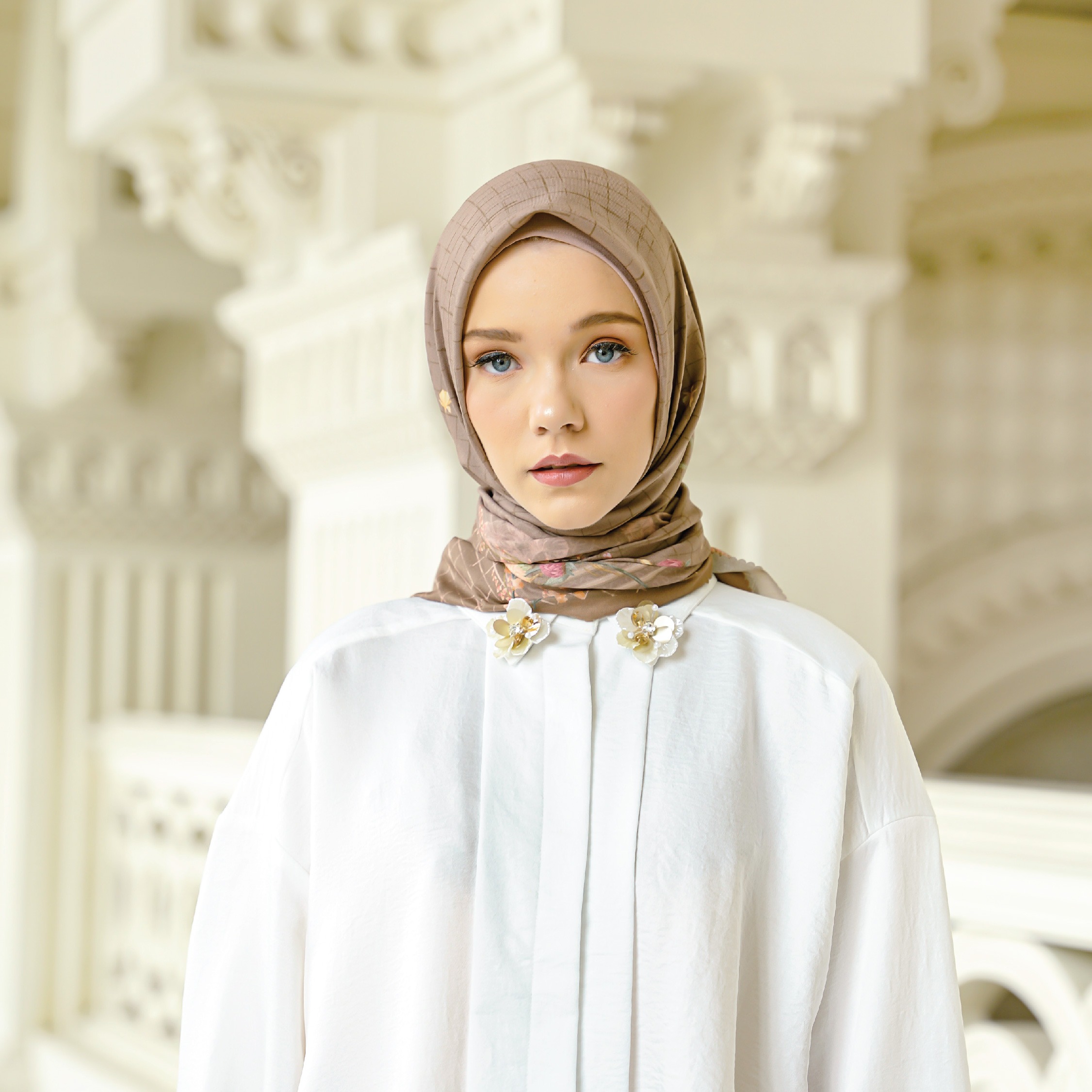 Halwa Scarf Flower Field Pine Wood
