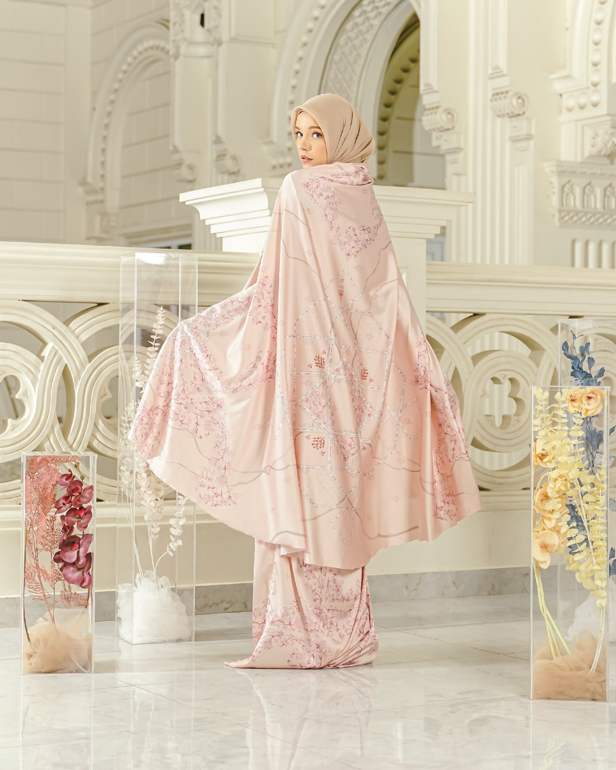 Rumi Poems Meesha Prayer Set - Peach Halwa