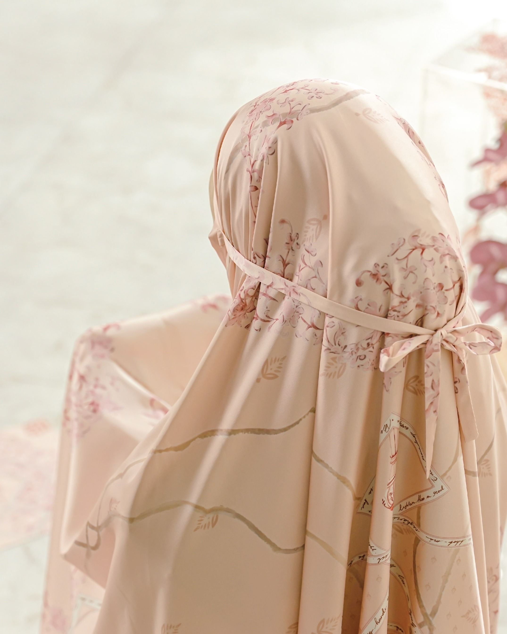 Rumi Poems Meesha Prayer Set - Peach Halwa