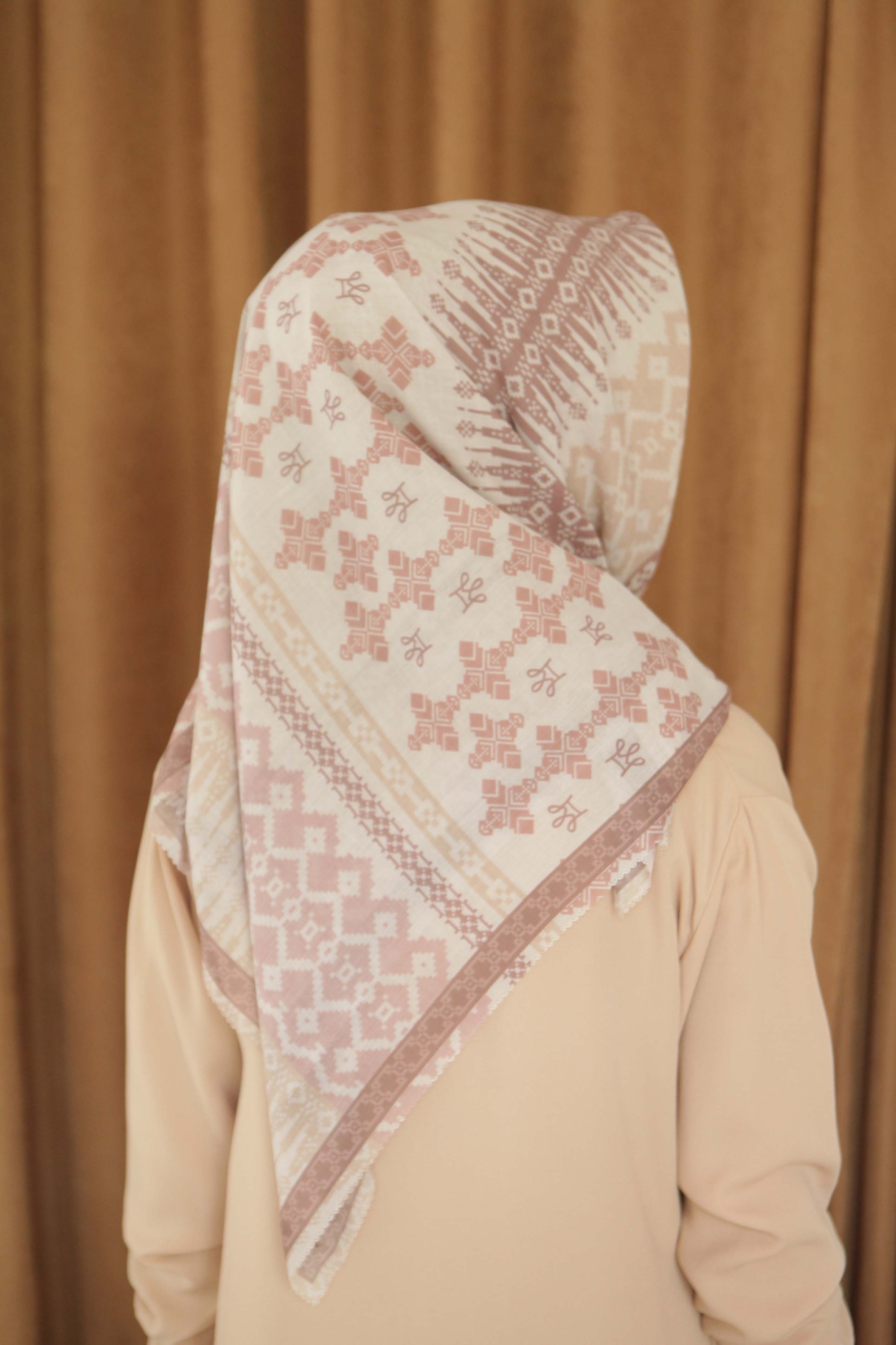 Halwa Scarf Songket Sand