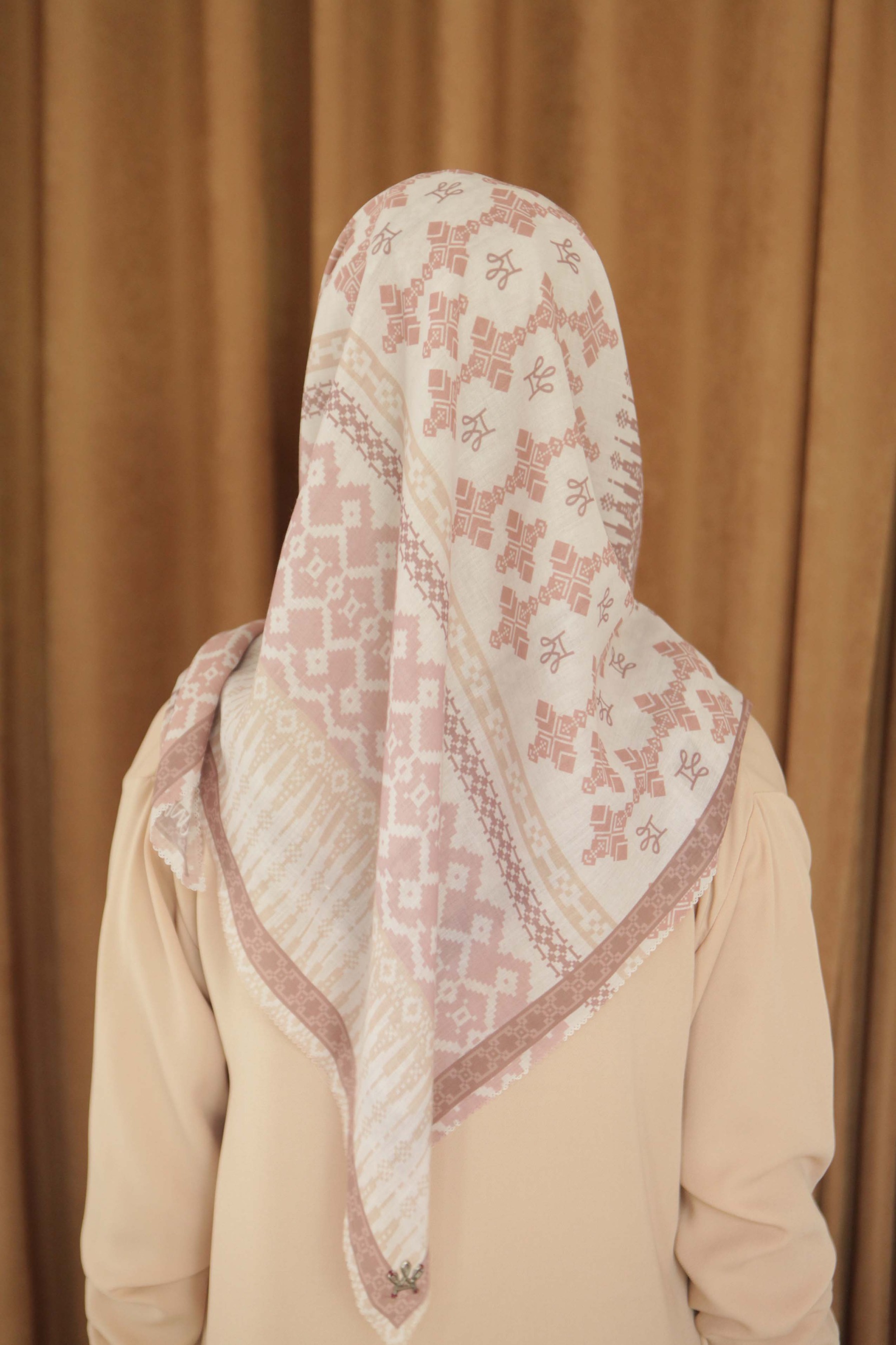 Halwa Scarf Songket Sand