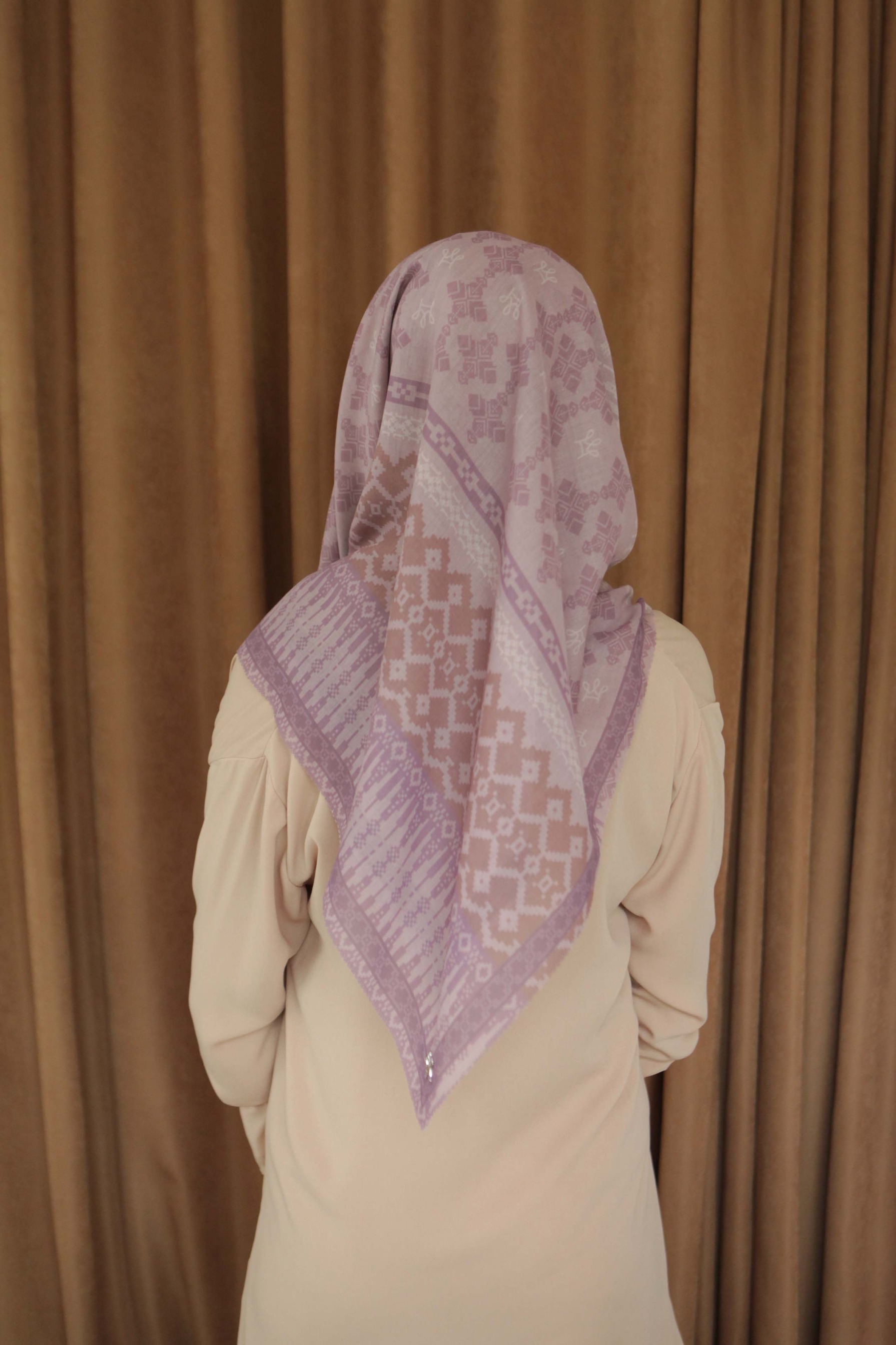 Halwa Scarf Songket Violet