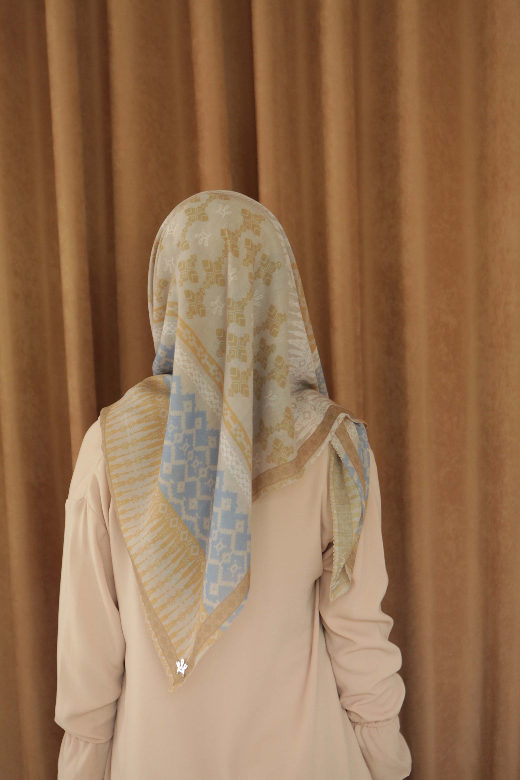 Halwa Scarf Songket Wheat
