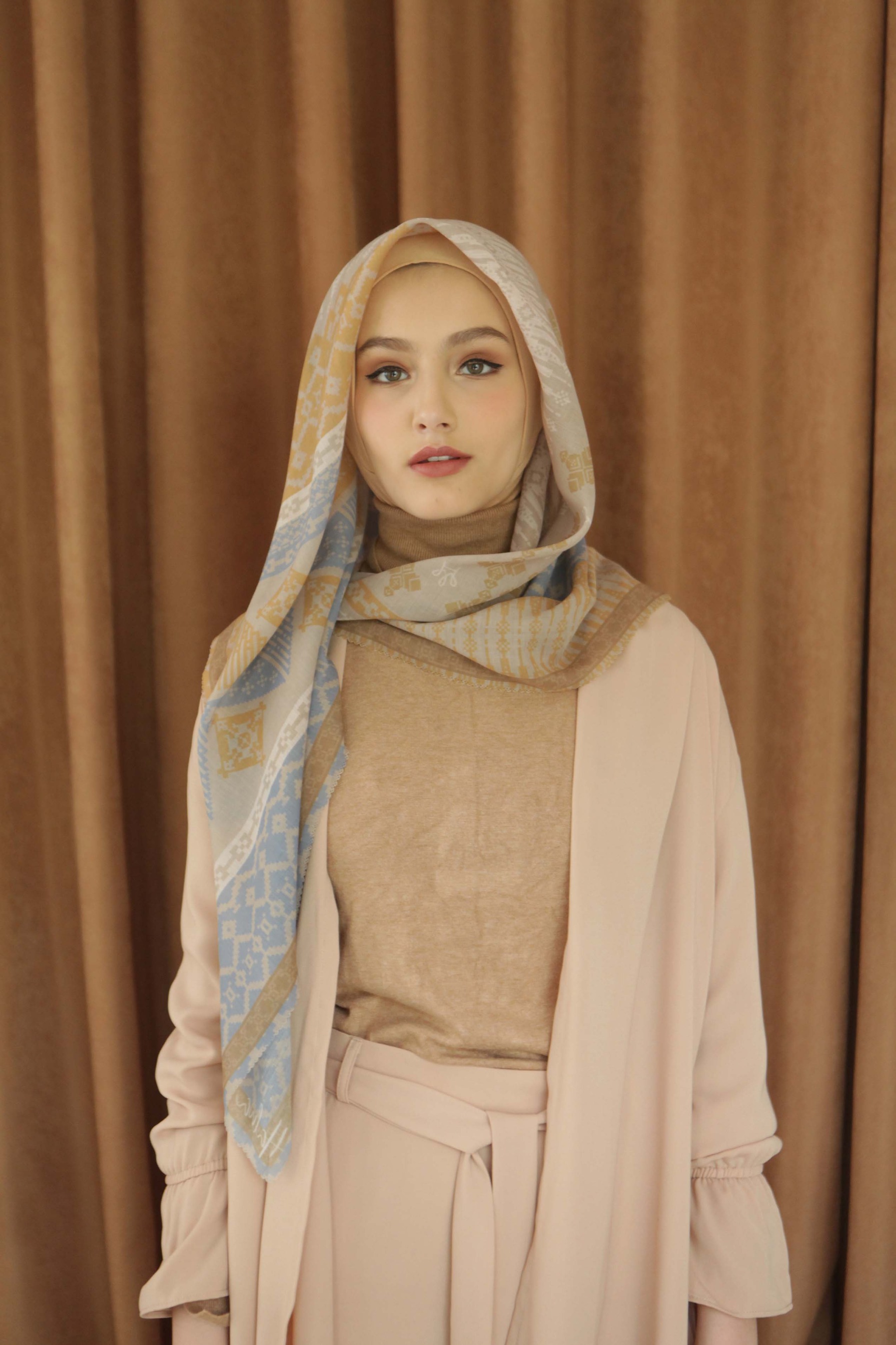 Halwa Scarf Songket Wheat