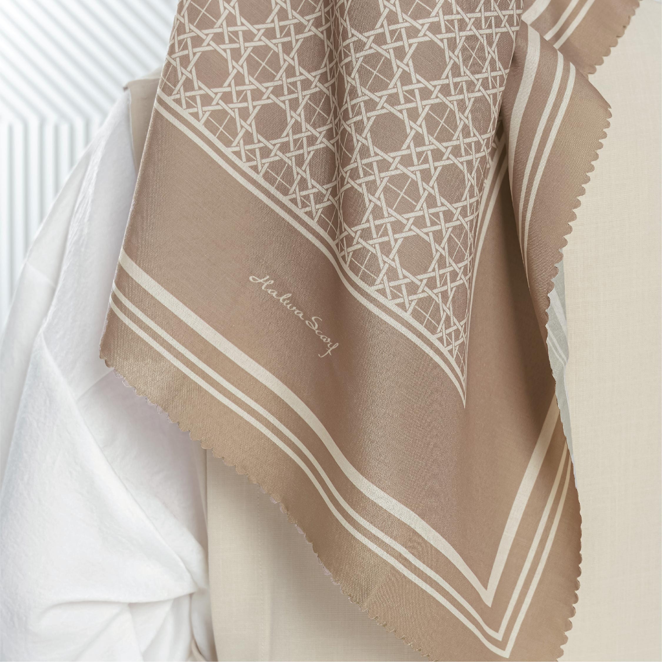 Halwa Scarf Anyaman Mocca