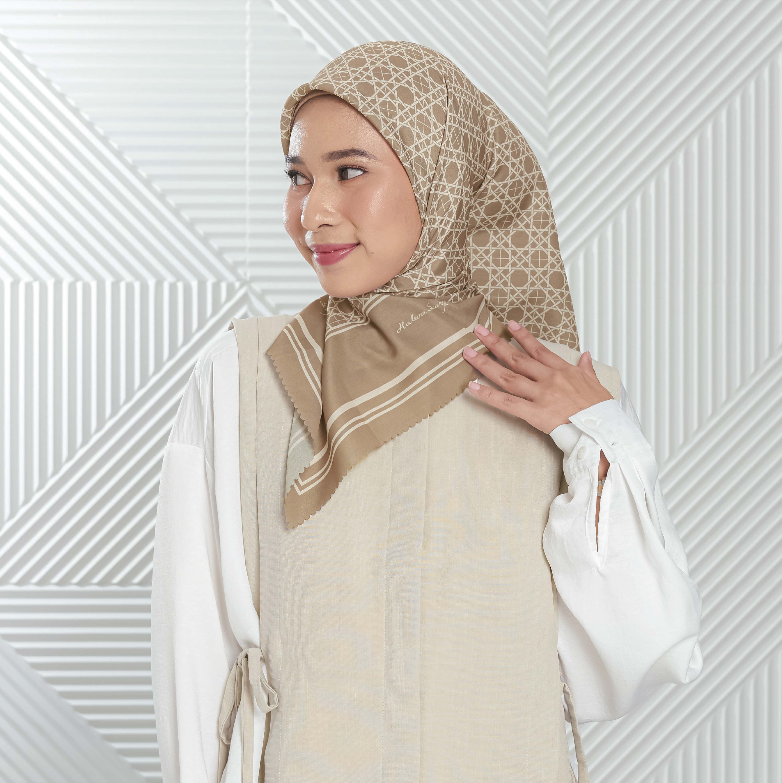 Halwa Scarf Anyaman Mocca