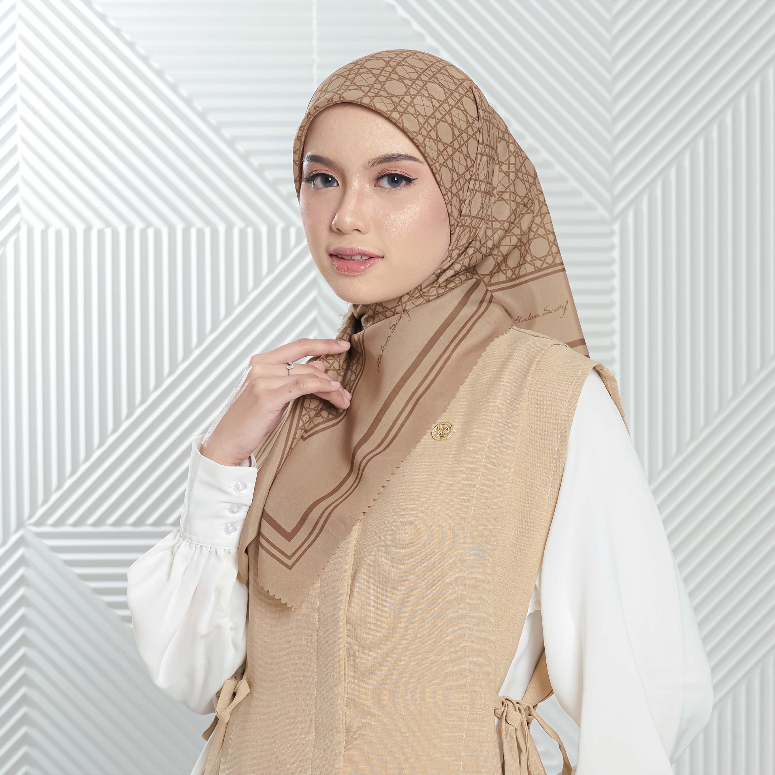 Halwa Scarf Anyaman Nougat