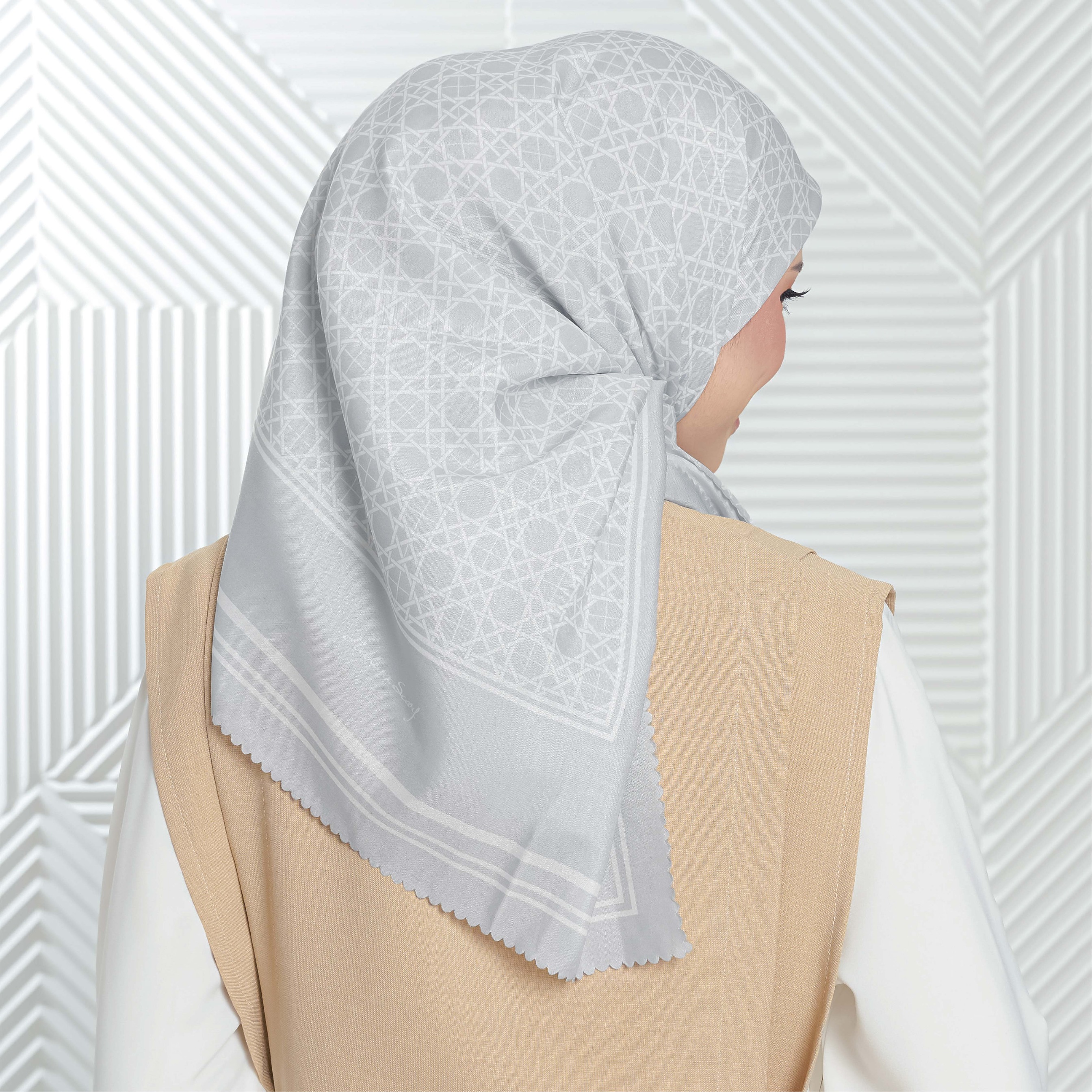 Halwa Scarf Anyaman Silver