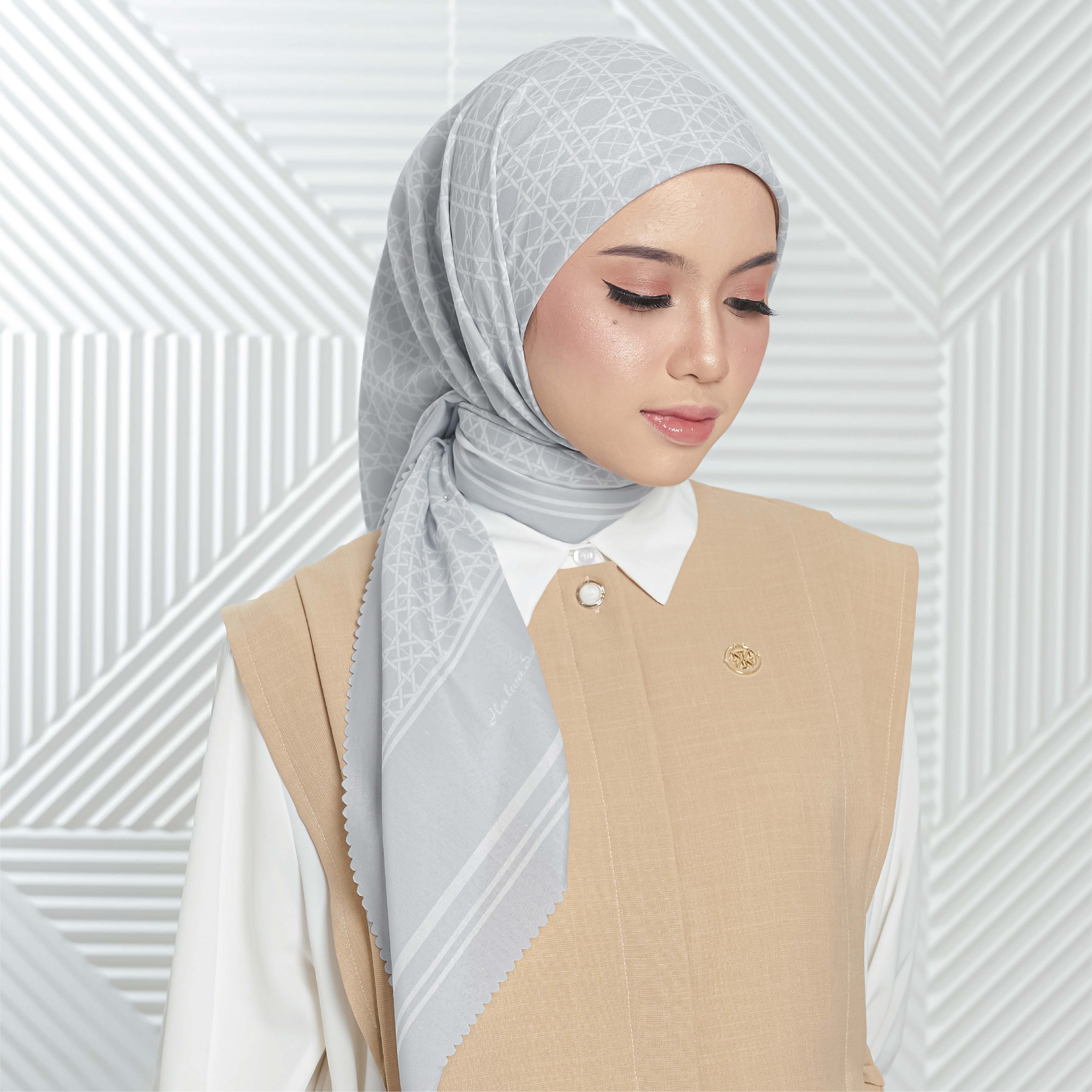Halwa Scarf Anyaman Silver