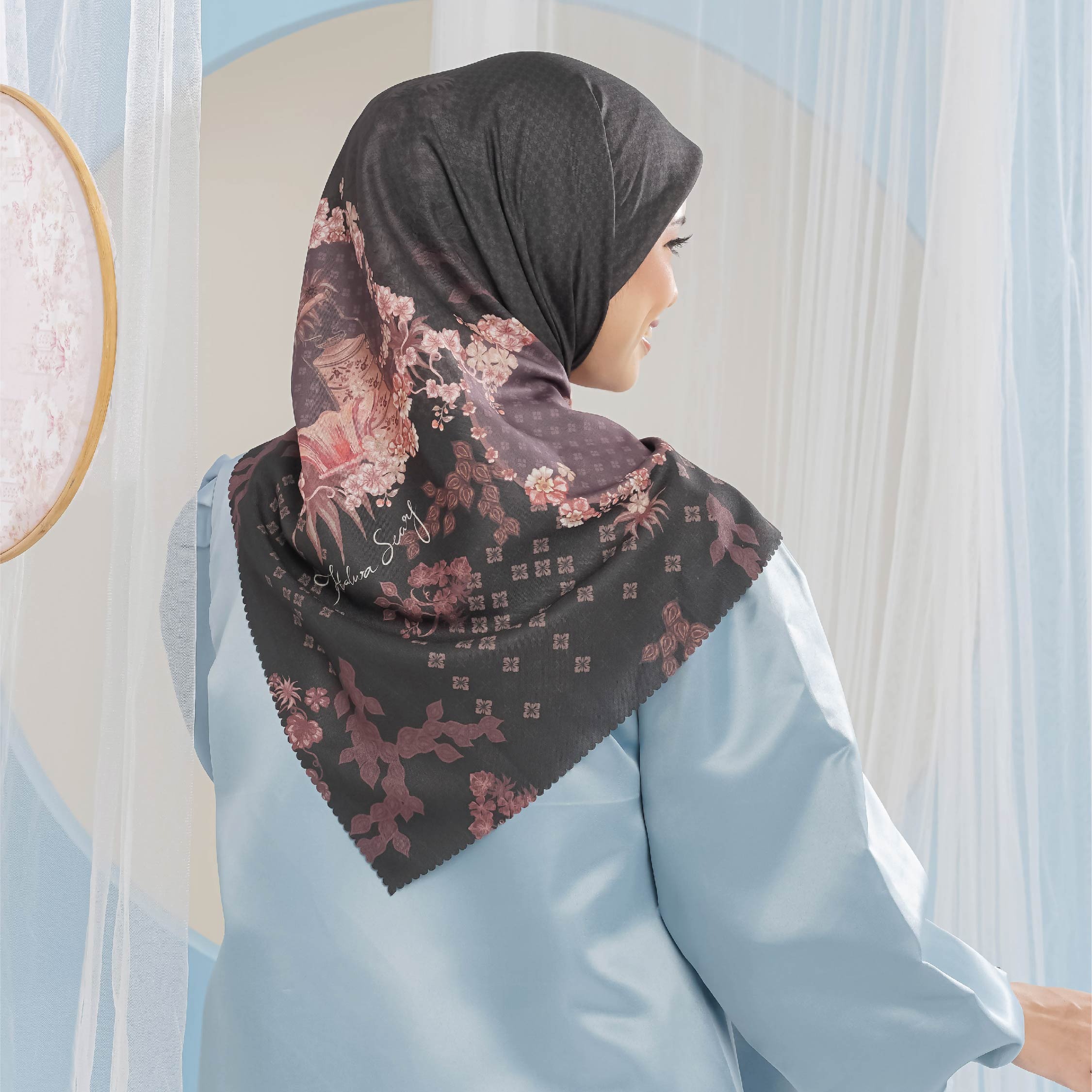 Halwa Scarf Prasaja Black