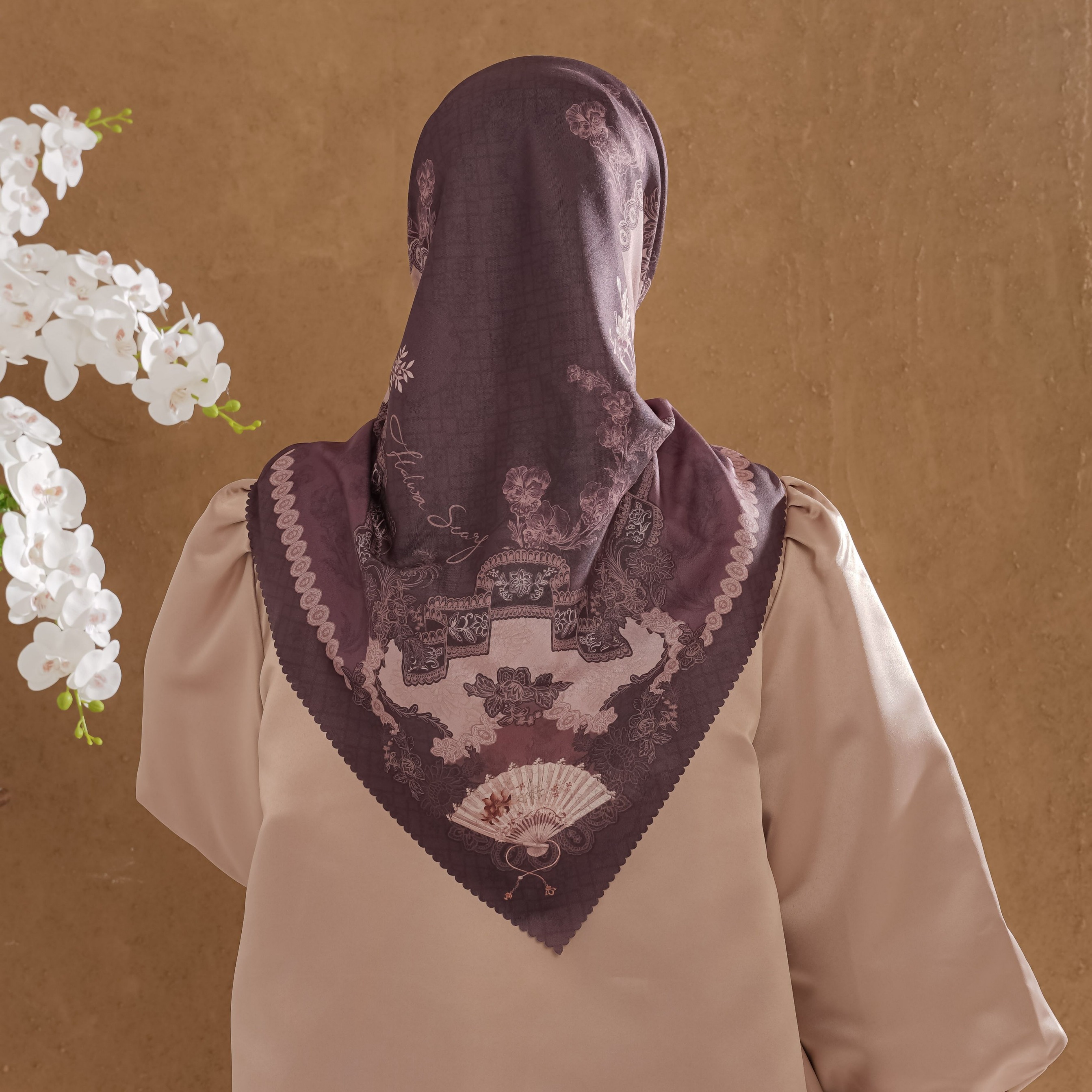 Halwa Scarf Anindya Burgundy